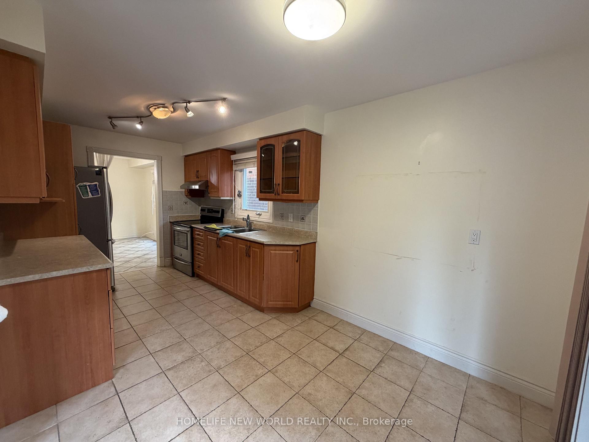 Photo 9 of 209 Winding Lane, Vaughan, Crestwood-Springfarm-Yorkhill — HOMEH