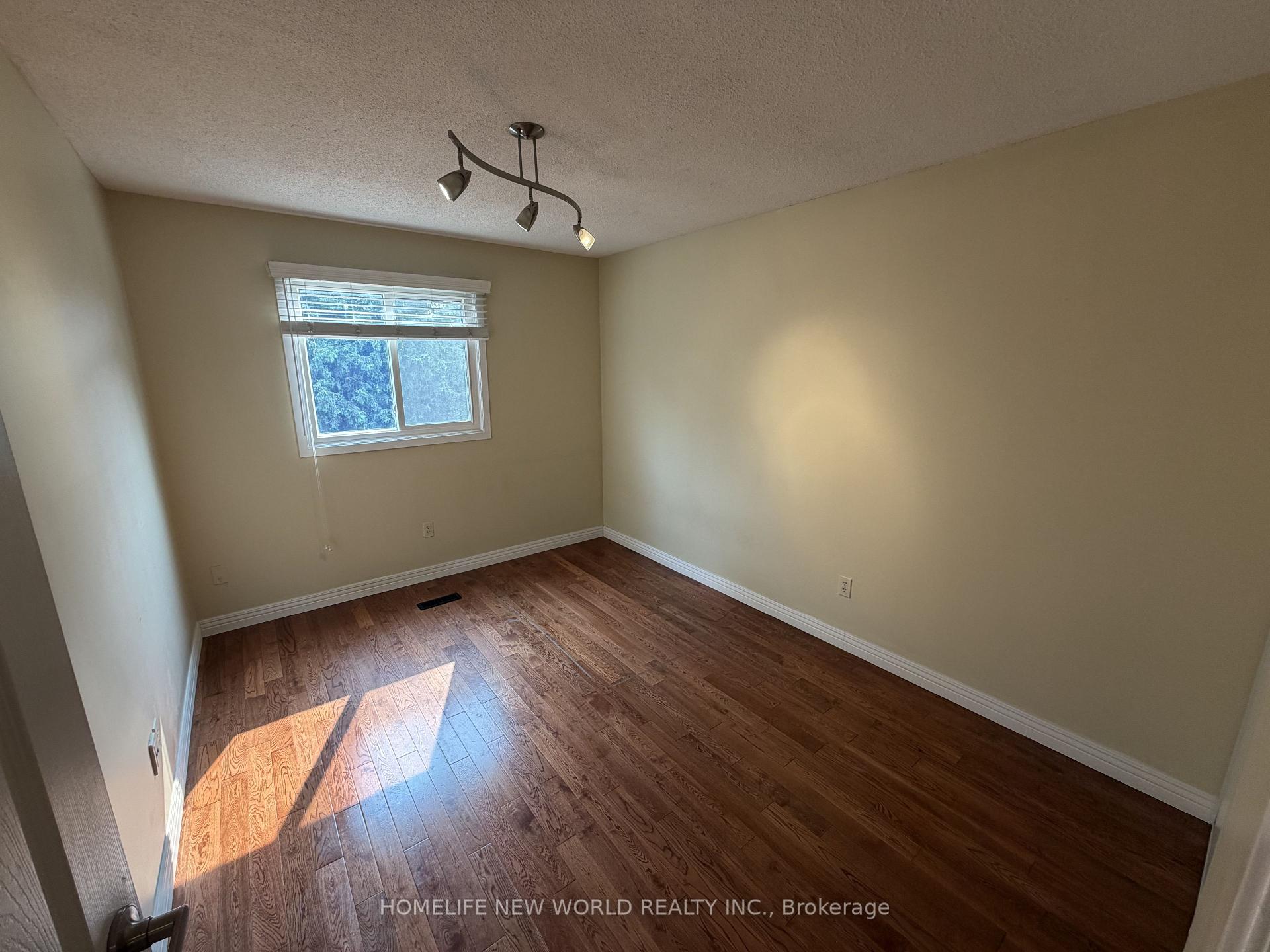 Photo 20 of 209 Winding Lane, Vaughan, Crestwood-Springfarm-Yorkhill — HOMEH