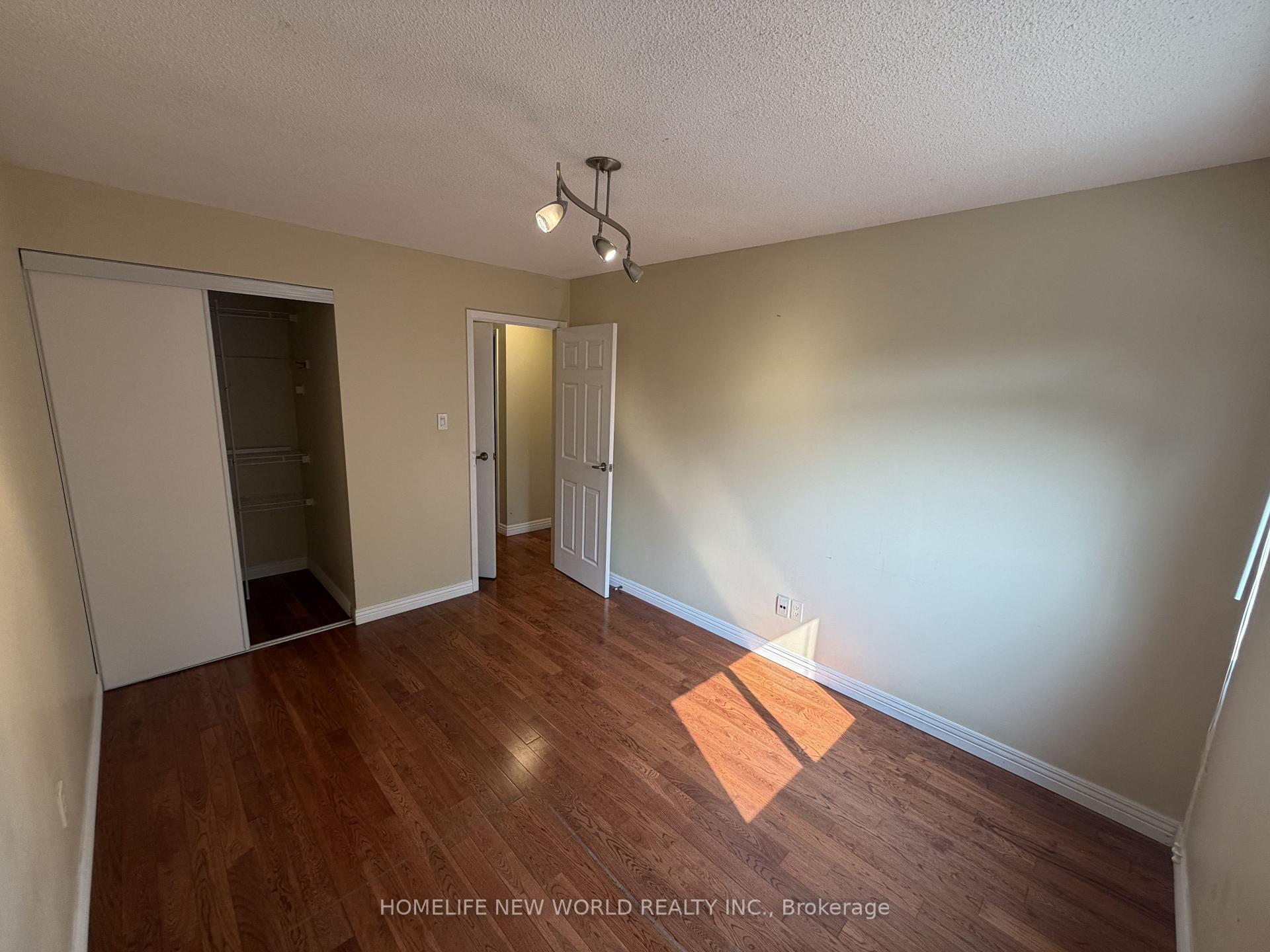 Photo 21 of 209 Winding Lane, Vaughan, Crestwood-Springfarm-Yorkhill — HOMEH
