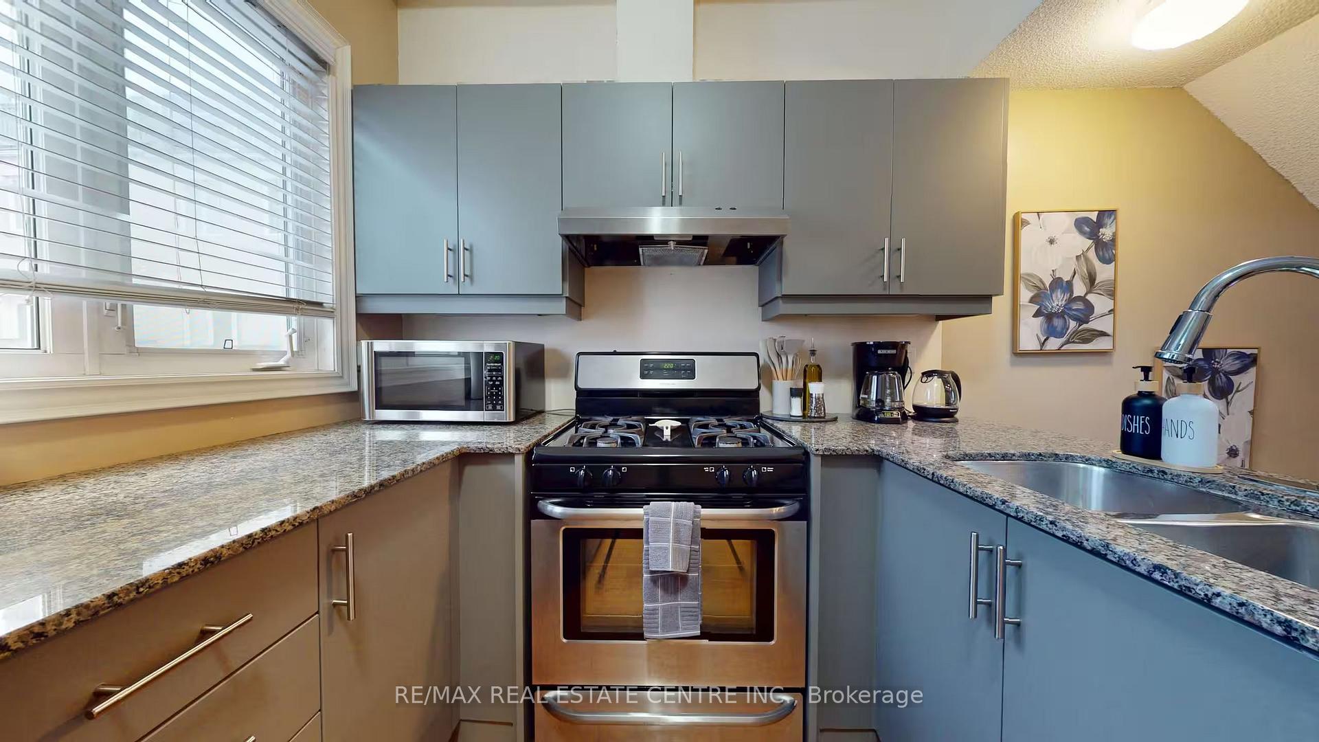 Photo 7 of 1376 Eglinton Avenue W, Toronto, Forest Hill North — HOMEH