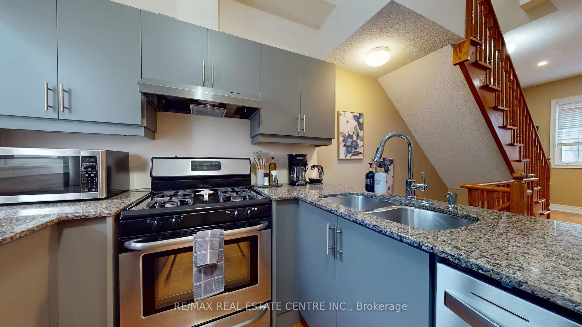Photo 10 of 1376 Eglinton Avenue W, Toronto, Forest Hill North — HOMEH
