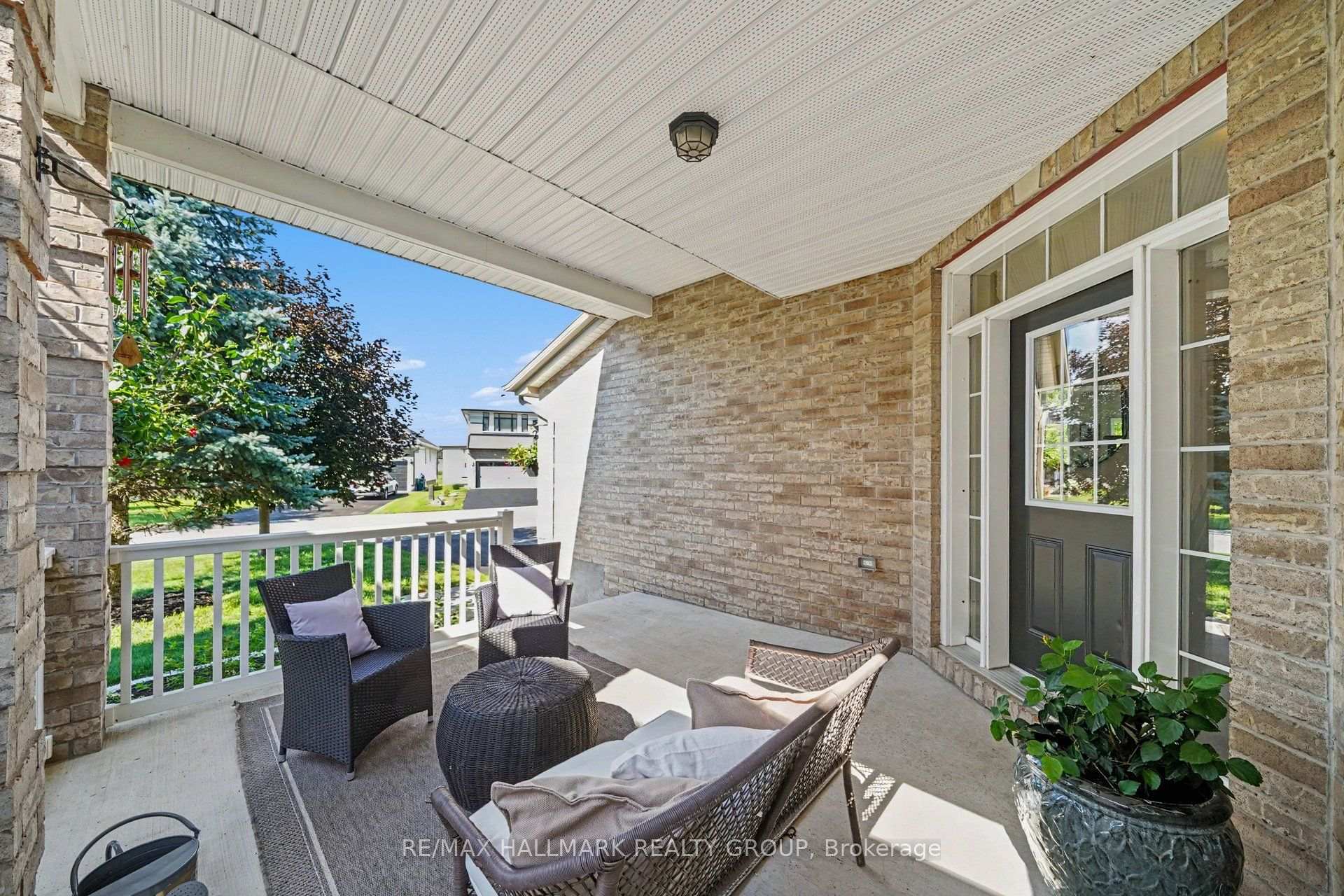 Photo 3 of 938 Wildcarrot Crescent, Ottawa, Riverside South — HOMEH