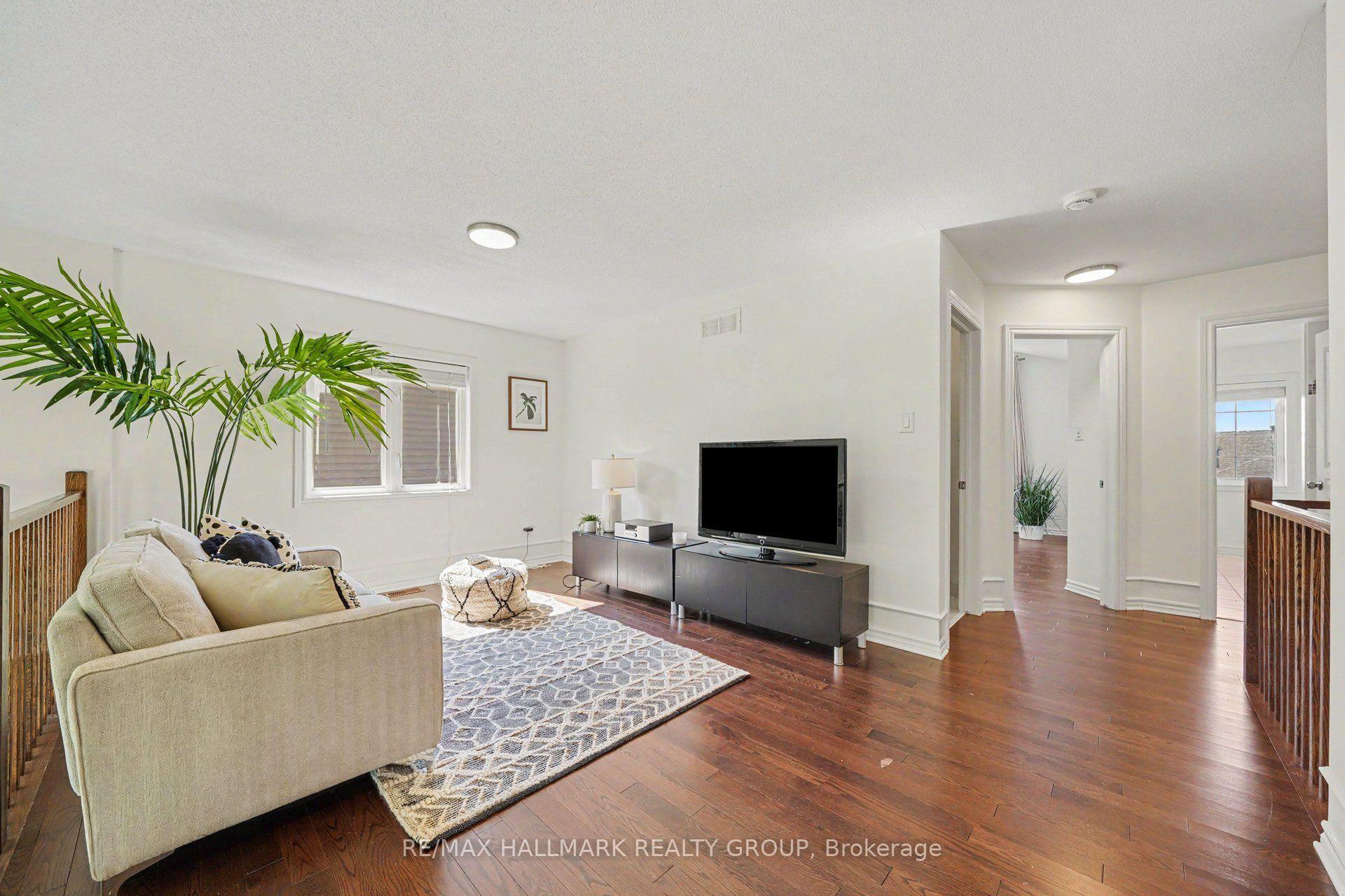 Photo 22 of 938 Wildcarrot Crescent, Ottawa, Riverside South — HOMEH