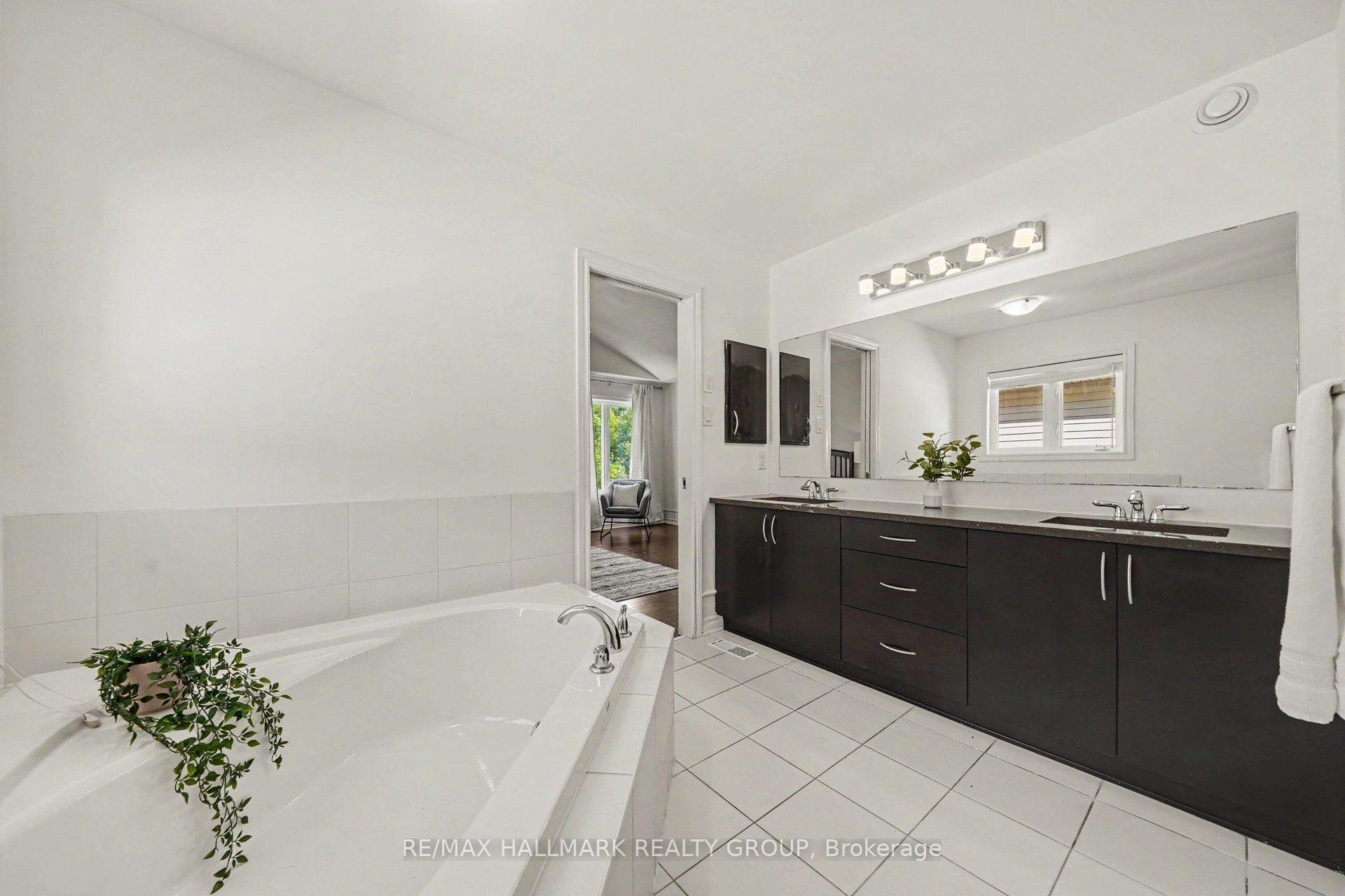 Photo 26 of 938 Wildcarrot Crescent, Ottawa, Riverside South — HOMEH