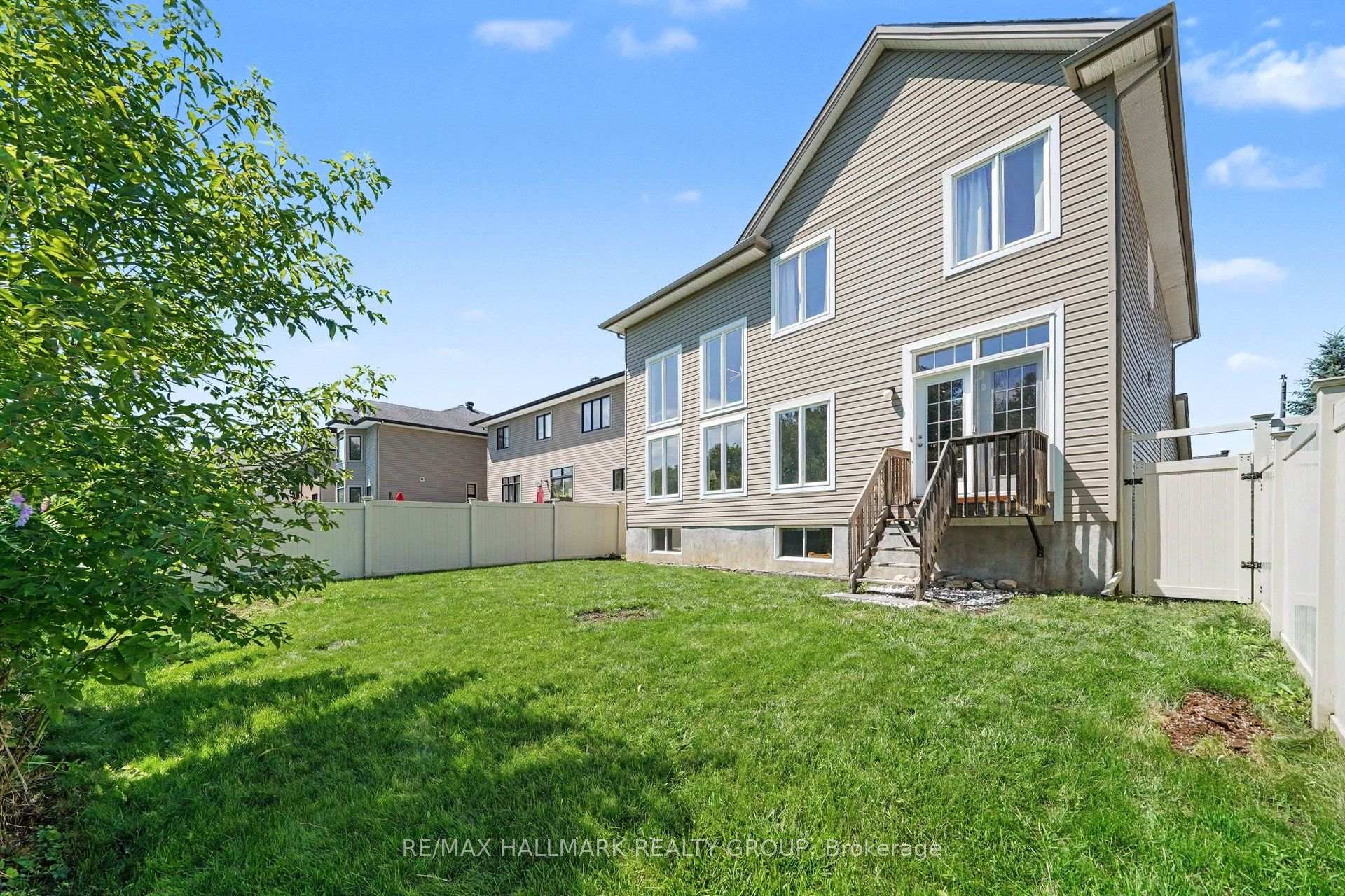 Photo 34 of 938 Wildcarrot Crescent, Ottawa, Riverside South — HOMEH