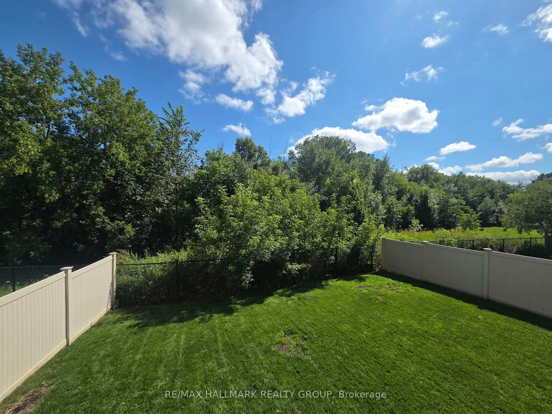 Photo 2 of 938 Wildcarrot Crescent, Ottawa, Riverside South — HOMEH