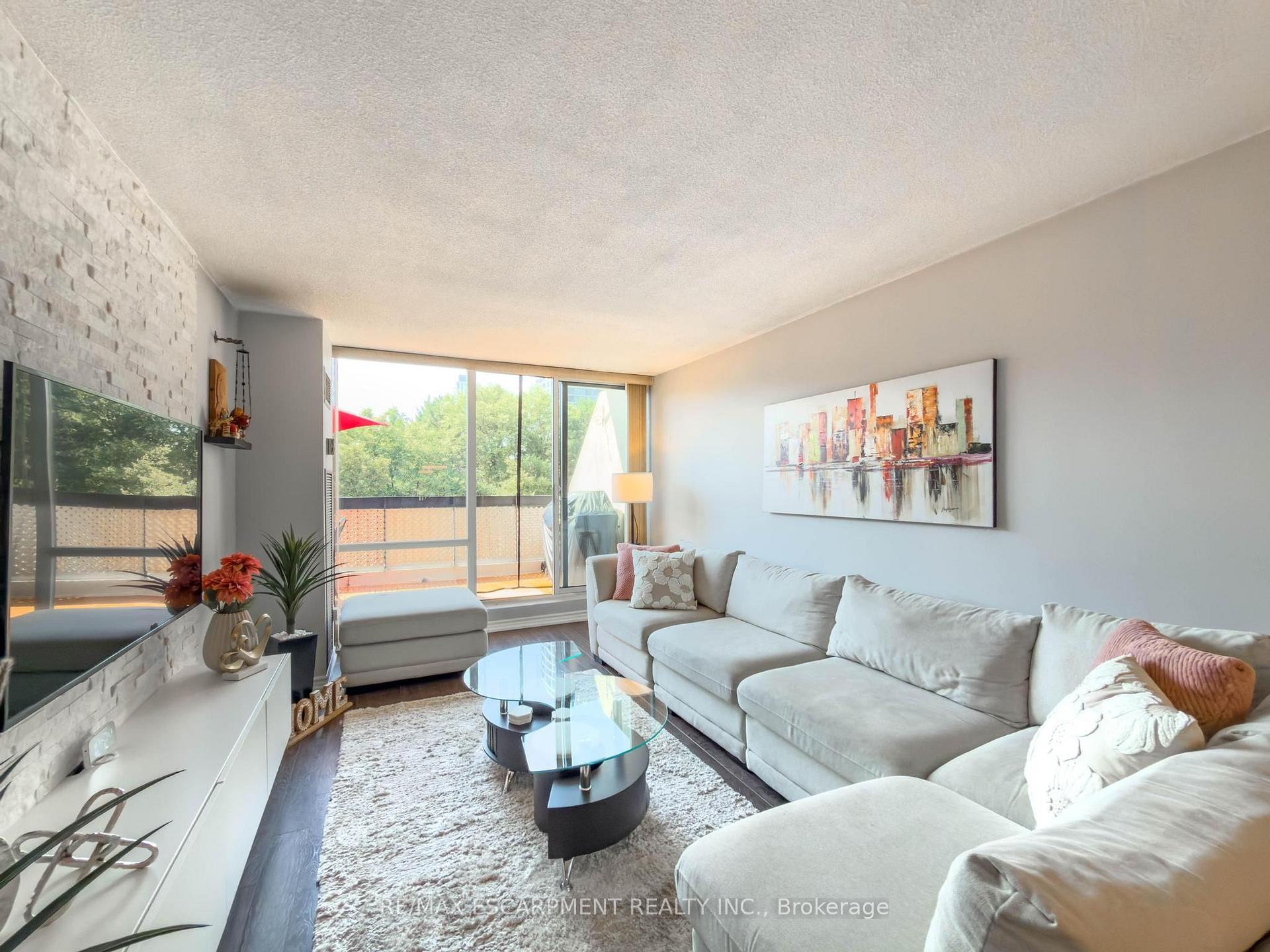 Photo 6 of Unit 227, 2 Valhalla Inn Road, Etobicoke, Islington-City Centre West — HOMEH
