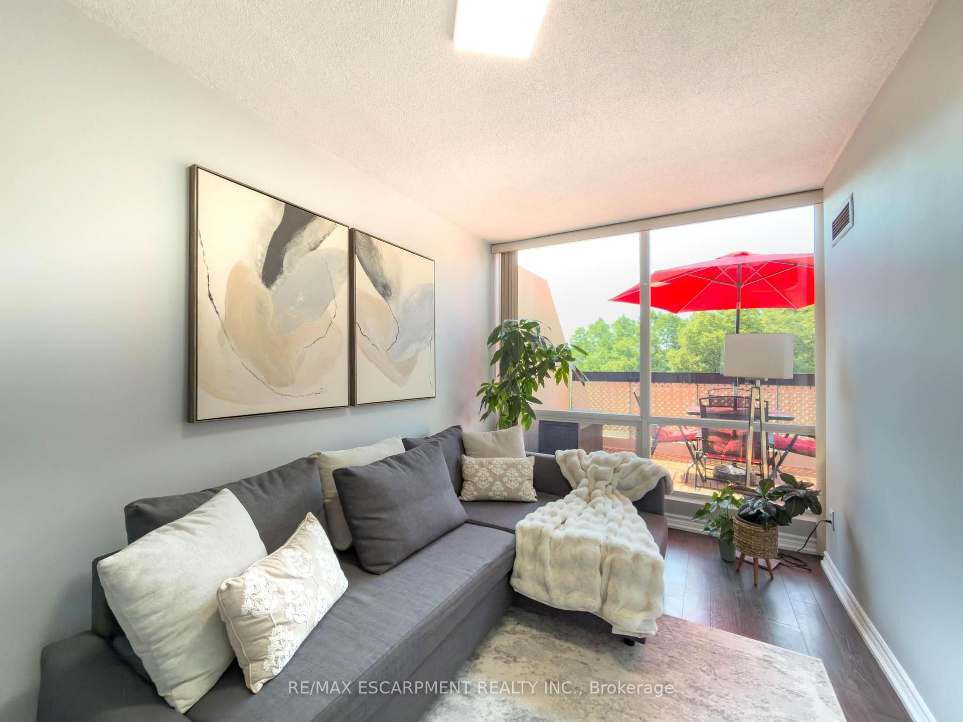 Photo 8 of Unit 227, 2 Valhalla Inn Road, Etobicoke, Islington-City Centre West — HOMEH