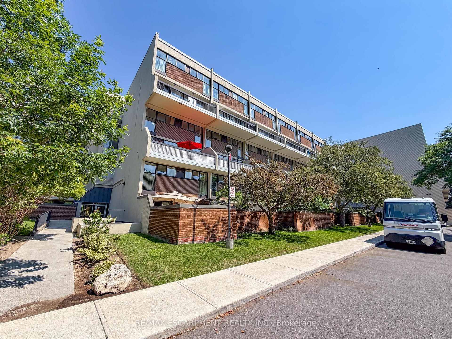 Photo 33 of Unit 227, 2 Valhalla Inn Road, Etobicoke, Islington-City Centre West — HOMEH
