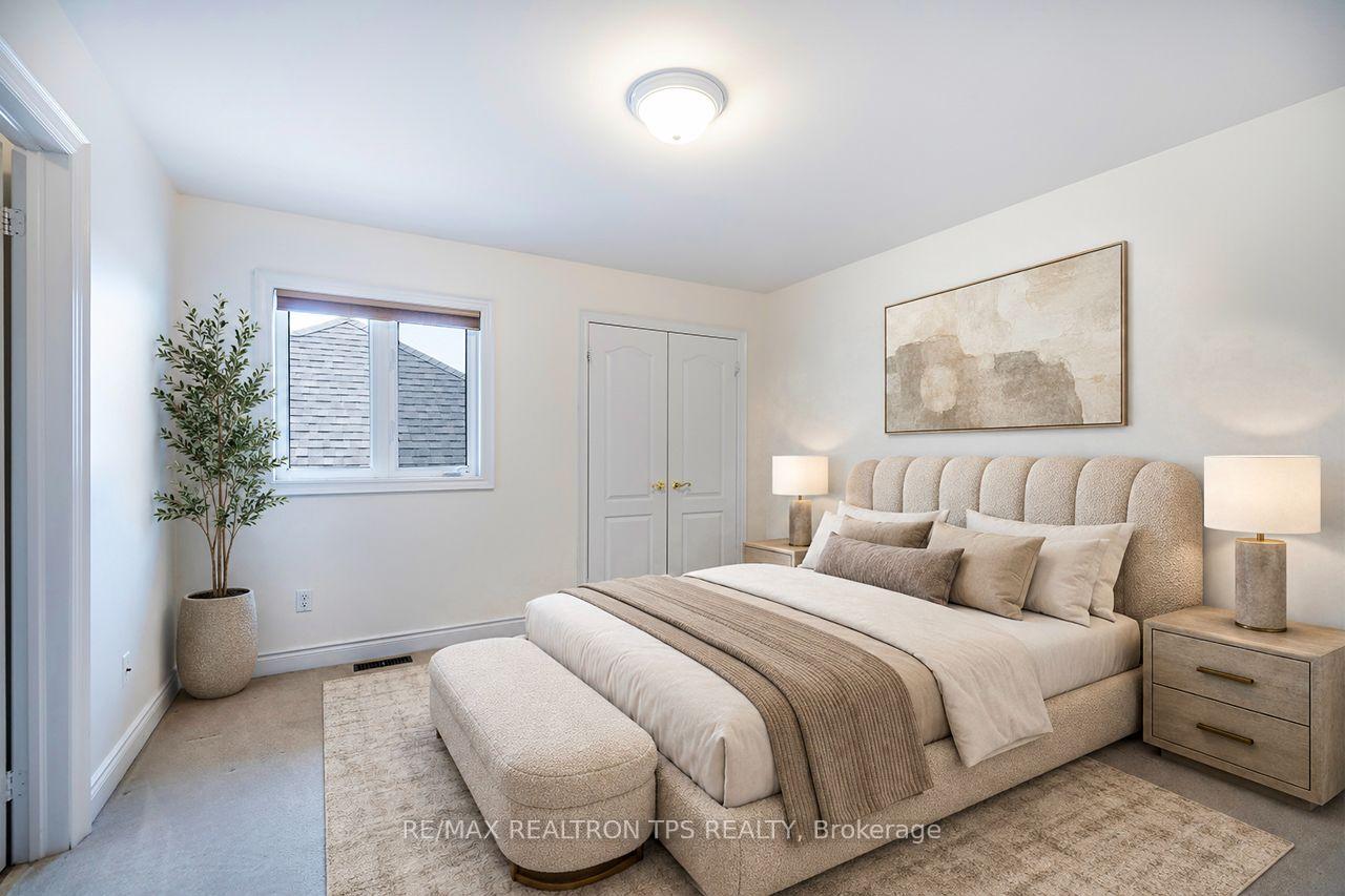 Photo 30 of 555 Kingsfield Loop, Oshawa, Samac — HOMEH