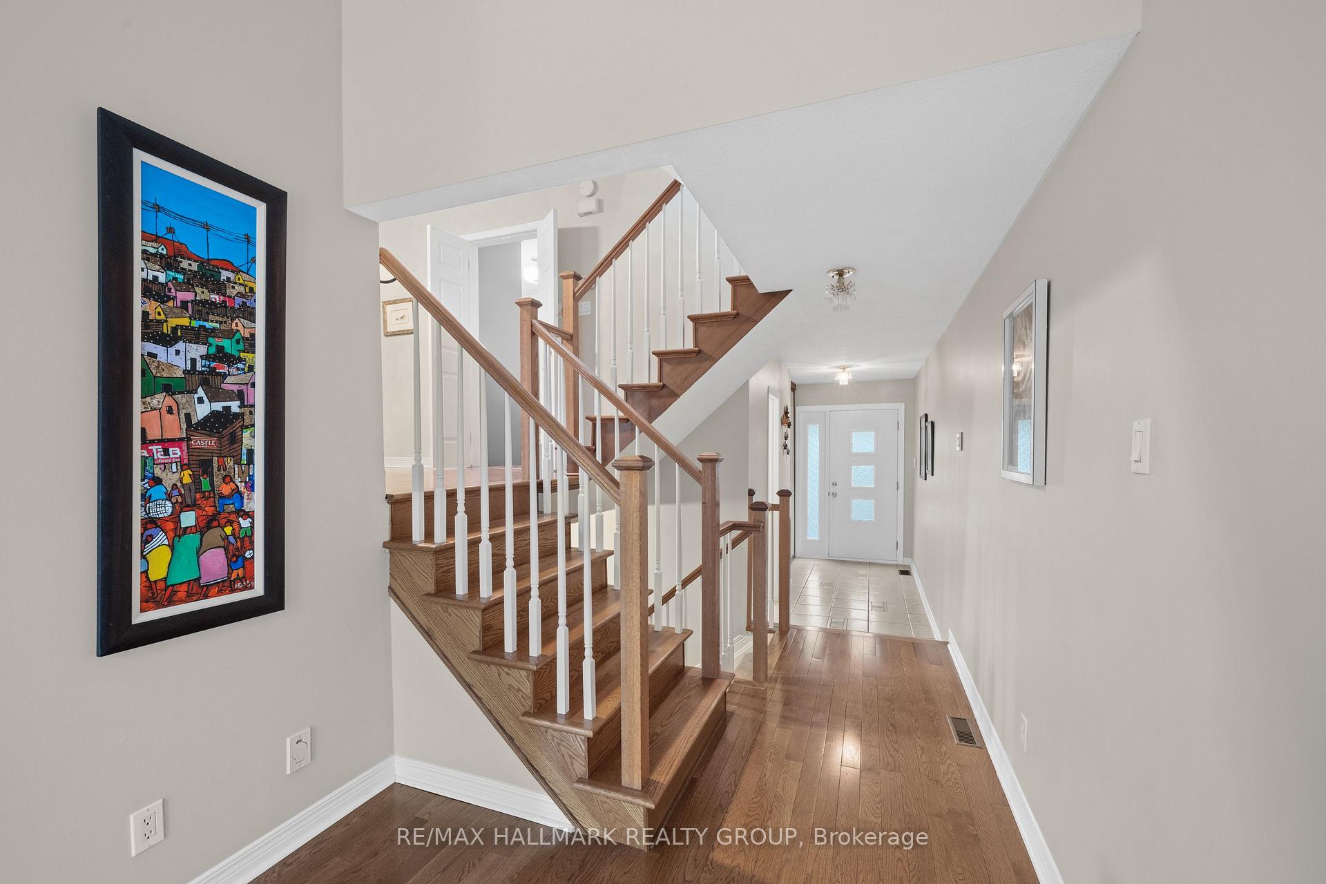 Photo 6 of 44 Dunbarton Court, Ottawa, Cardinal Glen — HOMEH