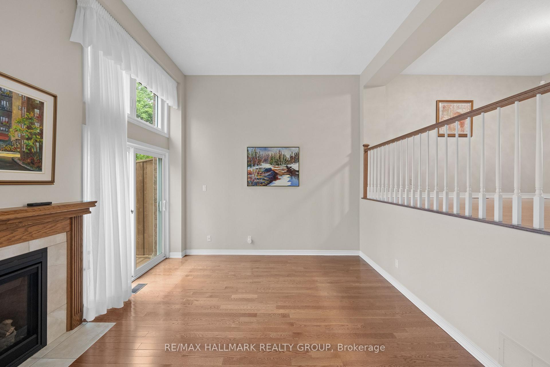 Photo 8 of 44 Dunbarton Court, Ottawa, Cardinal Glen — HOMEH