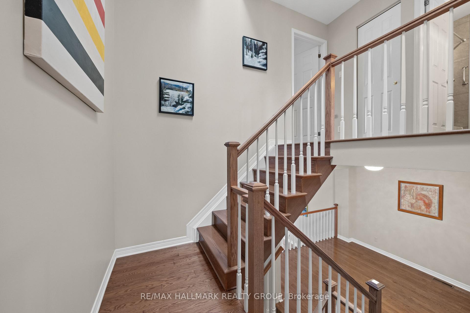 Photo 21 of 44 Dunbarton Court, Ottawa, Cardinal Glen — HOMEH