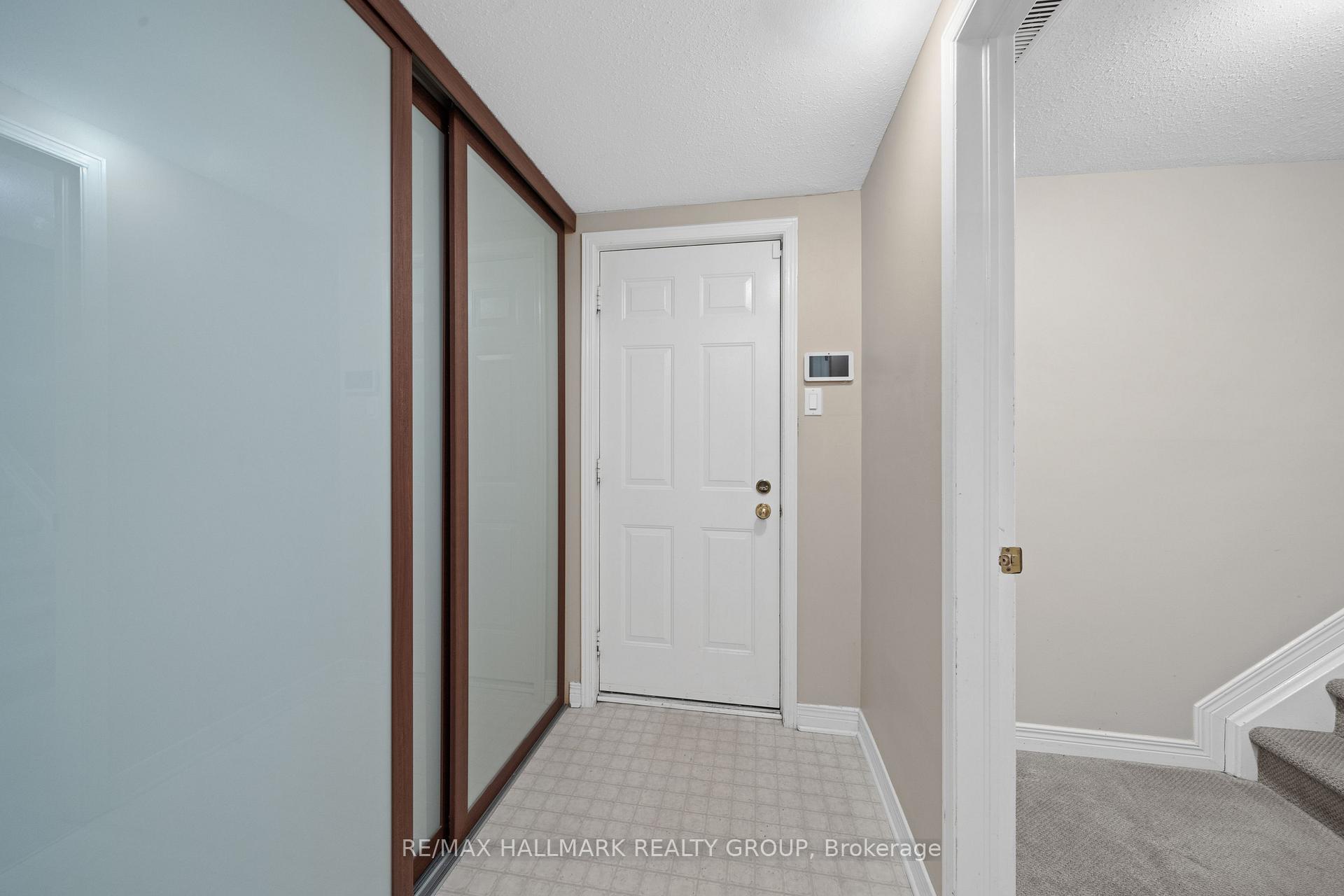 Photo 34 of 44 Dunbarton Court, Ottawa, Cardinal Glen — HOMEH