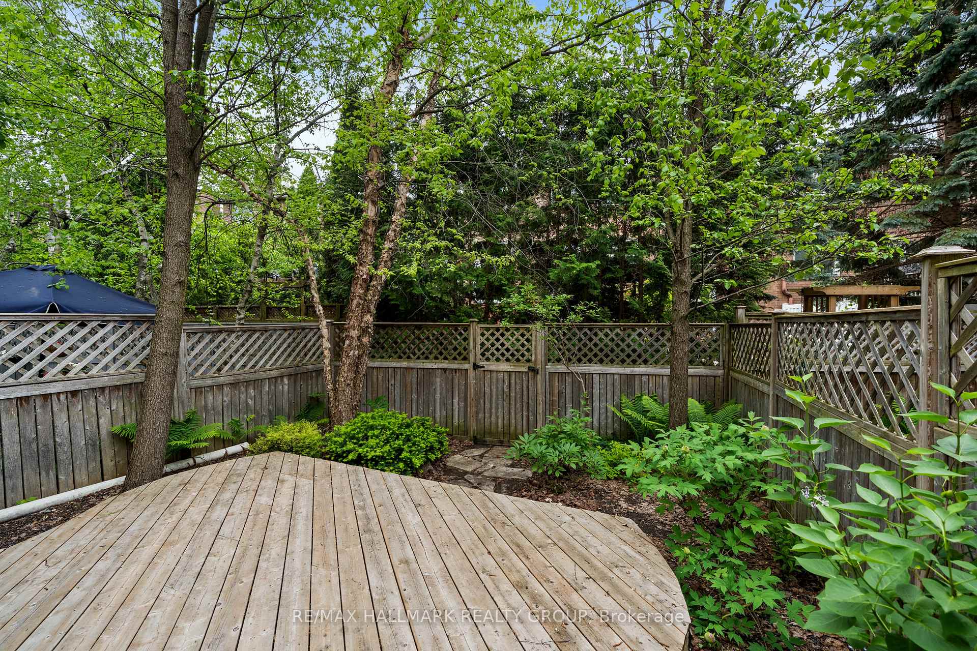 Photo 41 of 44 Dunbarton Court, Ottawa, Cardinal Glen — HOMEH