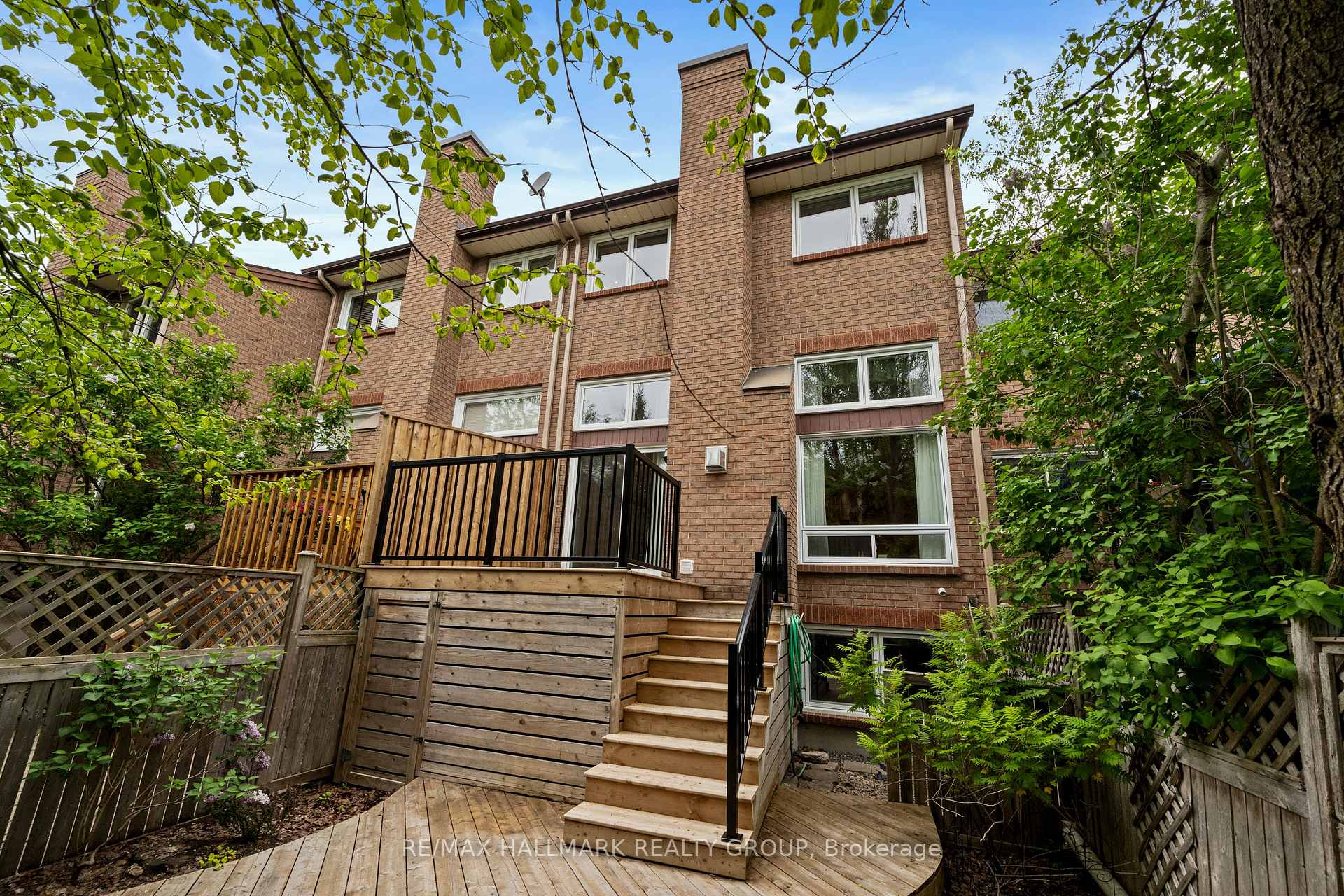 Photo 43 of 44 Dunbarton Court, Ottawa, Cardinal Glen — HOMEH