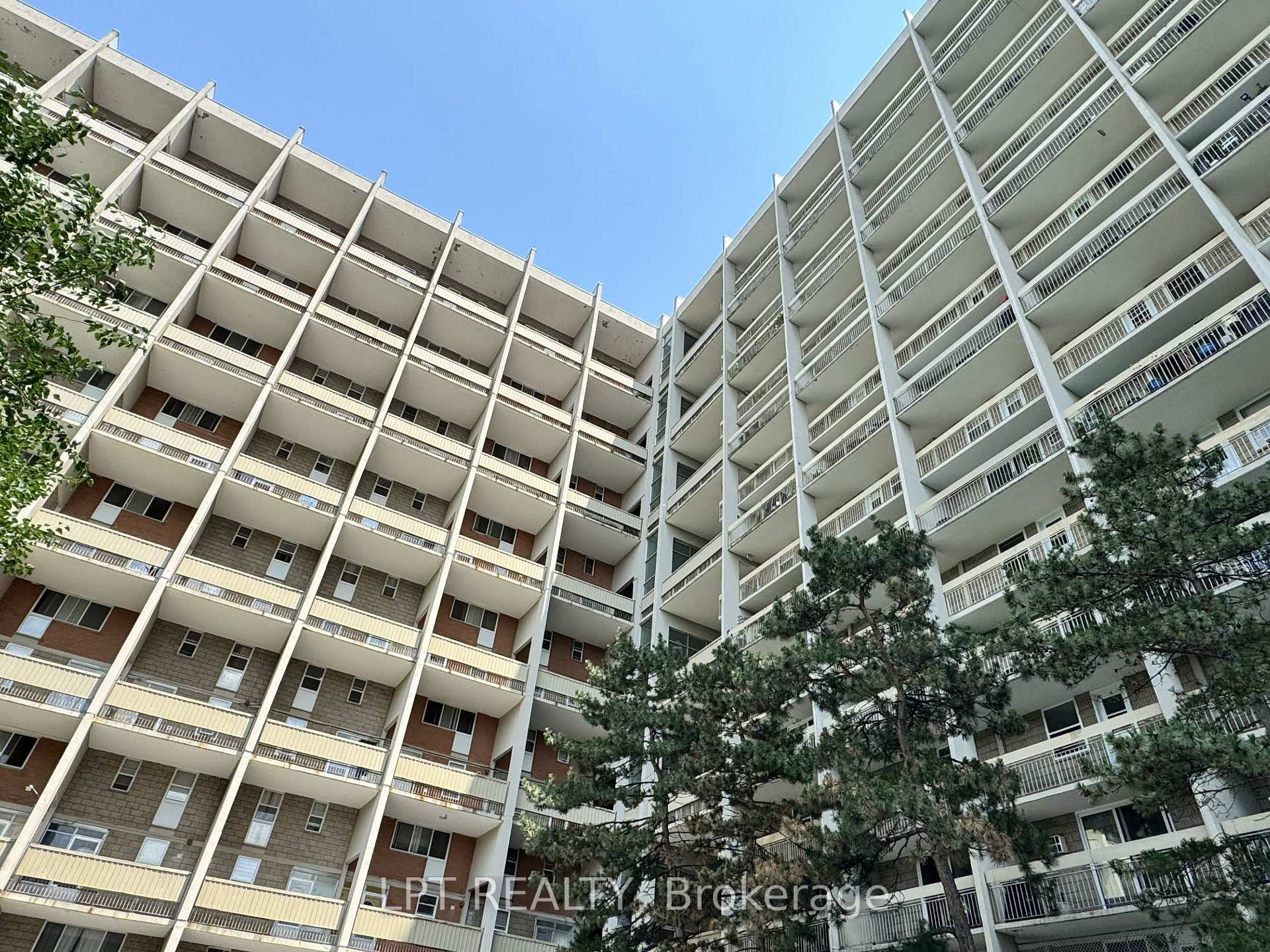 Front of Unit 512, 350 Quigley Road