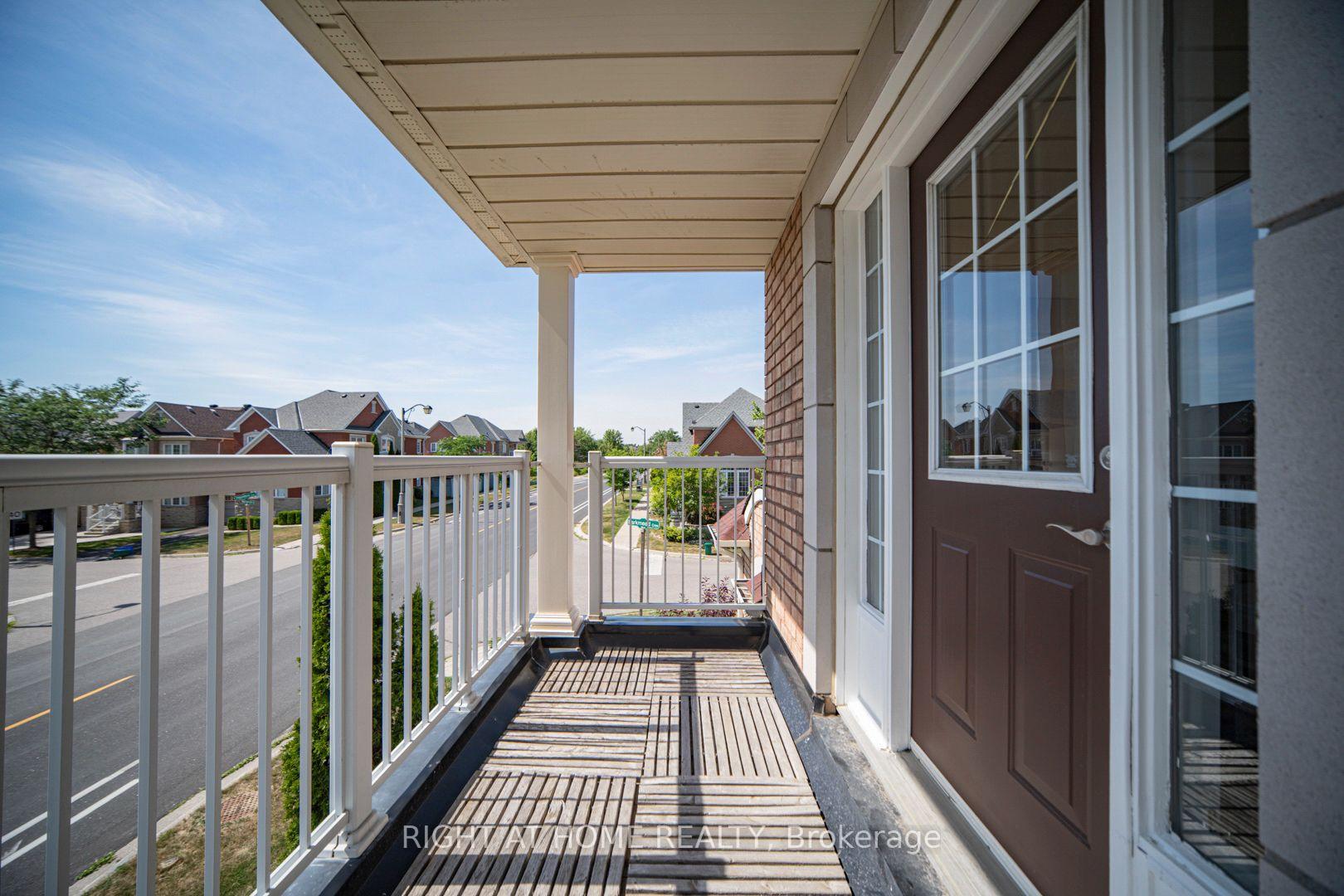 Photo 4 of 66 Larkmead Crescent, Markham, Victoria Manor-Jennings Gate — HOMEH