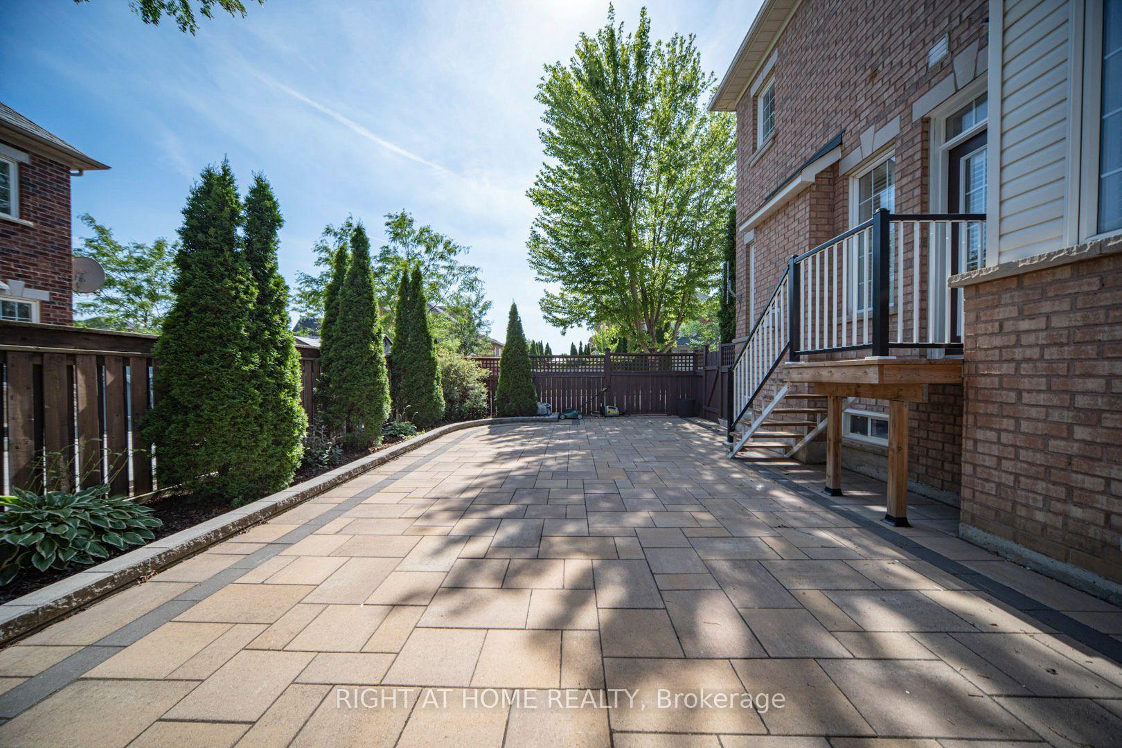 Photo 6 of 66 Larkmead Crescent, Markham, Victoria Manor-Jennings Gate — HOMEH