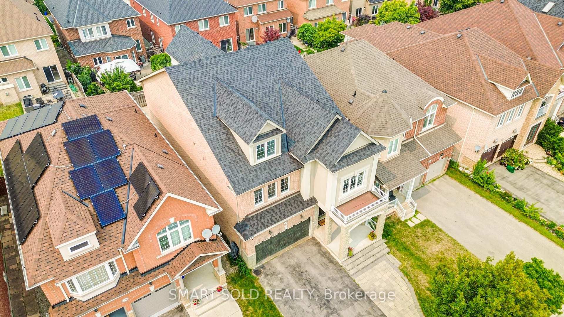Photo 4 of 48 Ravel Drive, Vaughan, Patterson — HOMEH