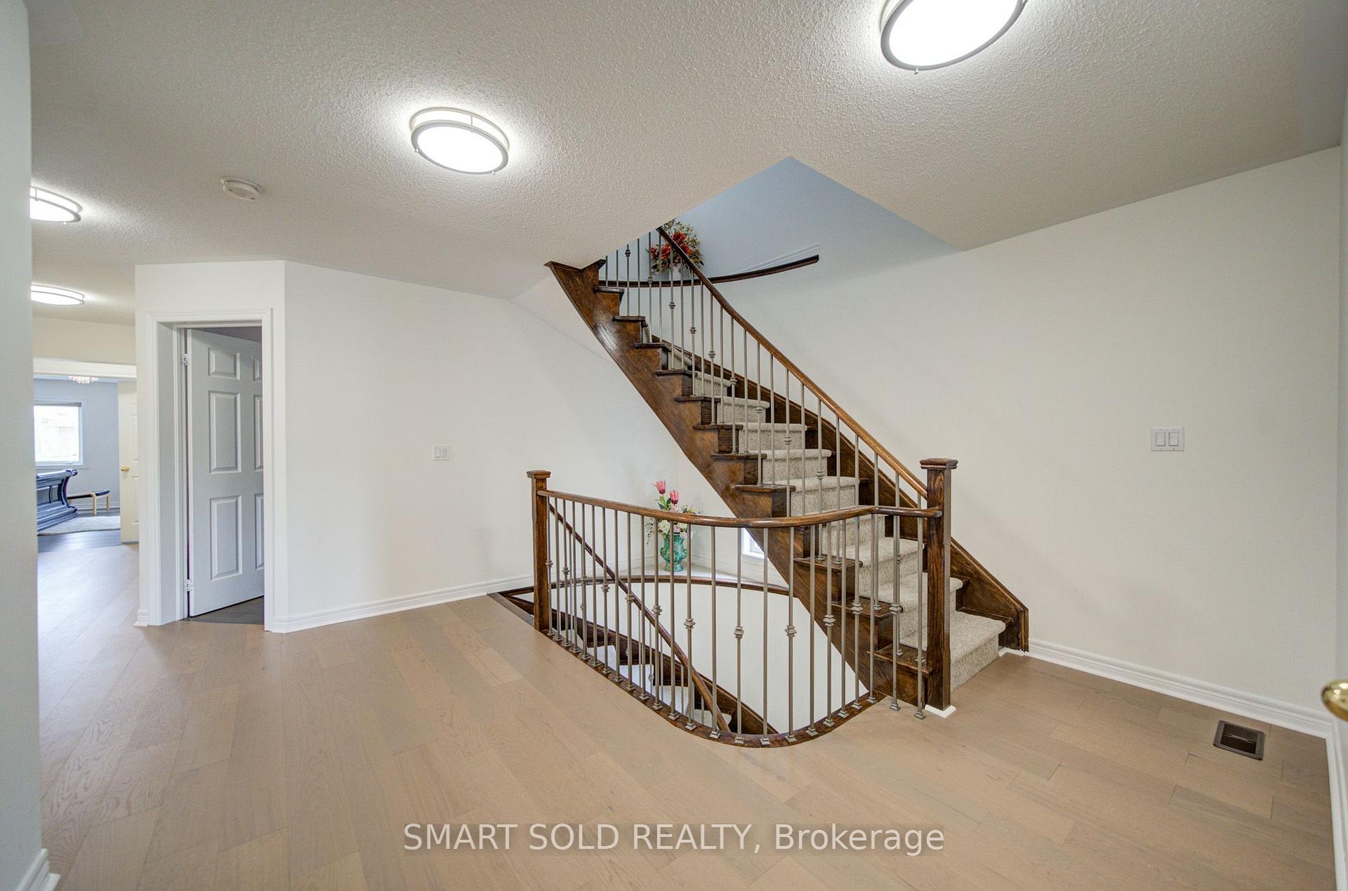 Photo 16 of 48 Ravel Drive, Vaughan, Patterson — HOMEH