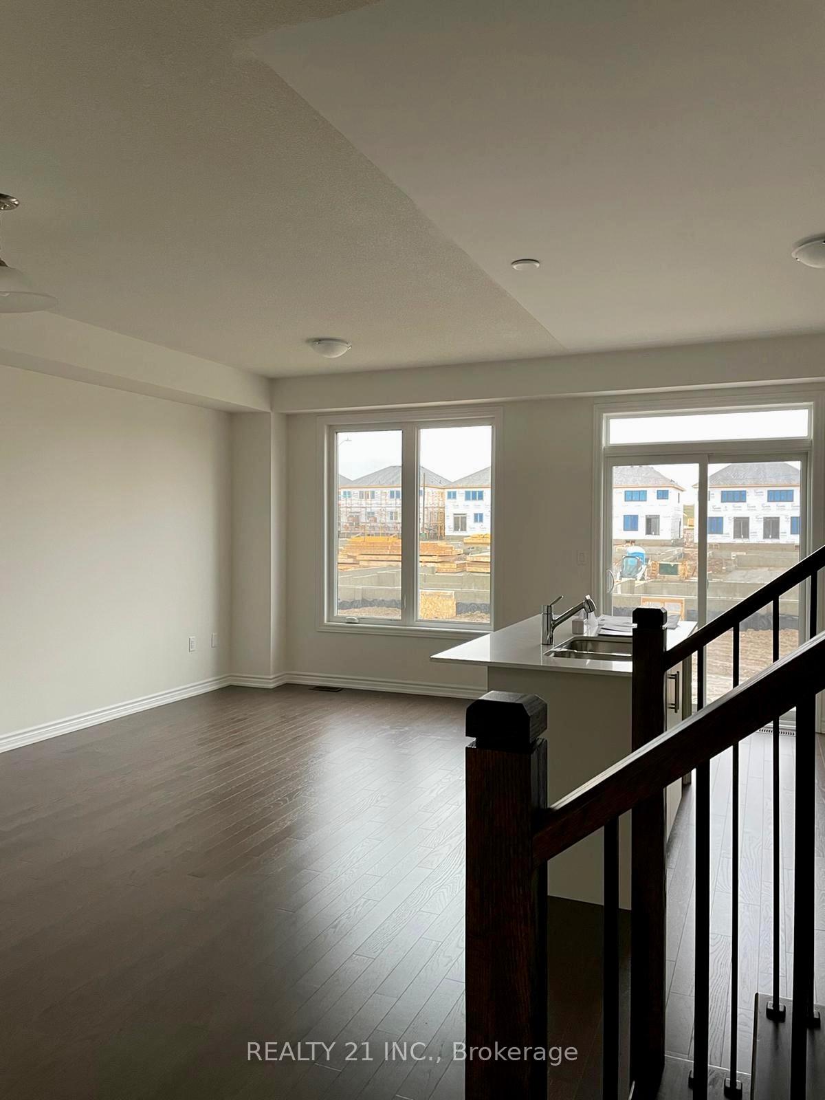 Photo 4 of 156 Shepherd Drive, Barrie, Rural Barrie Southeast — HOMEH