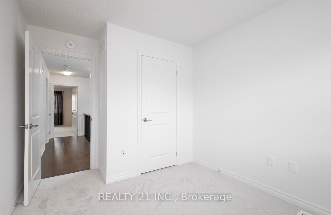 Photo 10 of 156 Shepherd Drive, Barrie, Rural Barrie Southeast — HOMEH