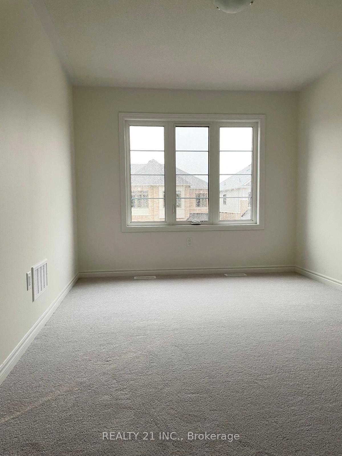 Photo 12 of 156 Shepherd Drive, Barrie, Rural Barrie Southeast — HOMEH