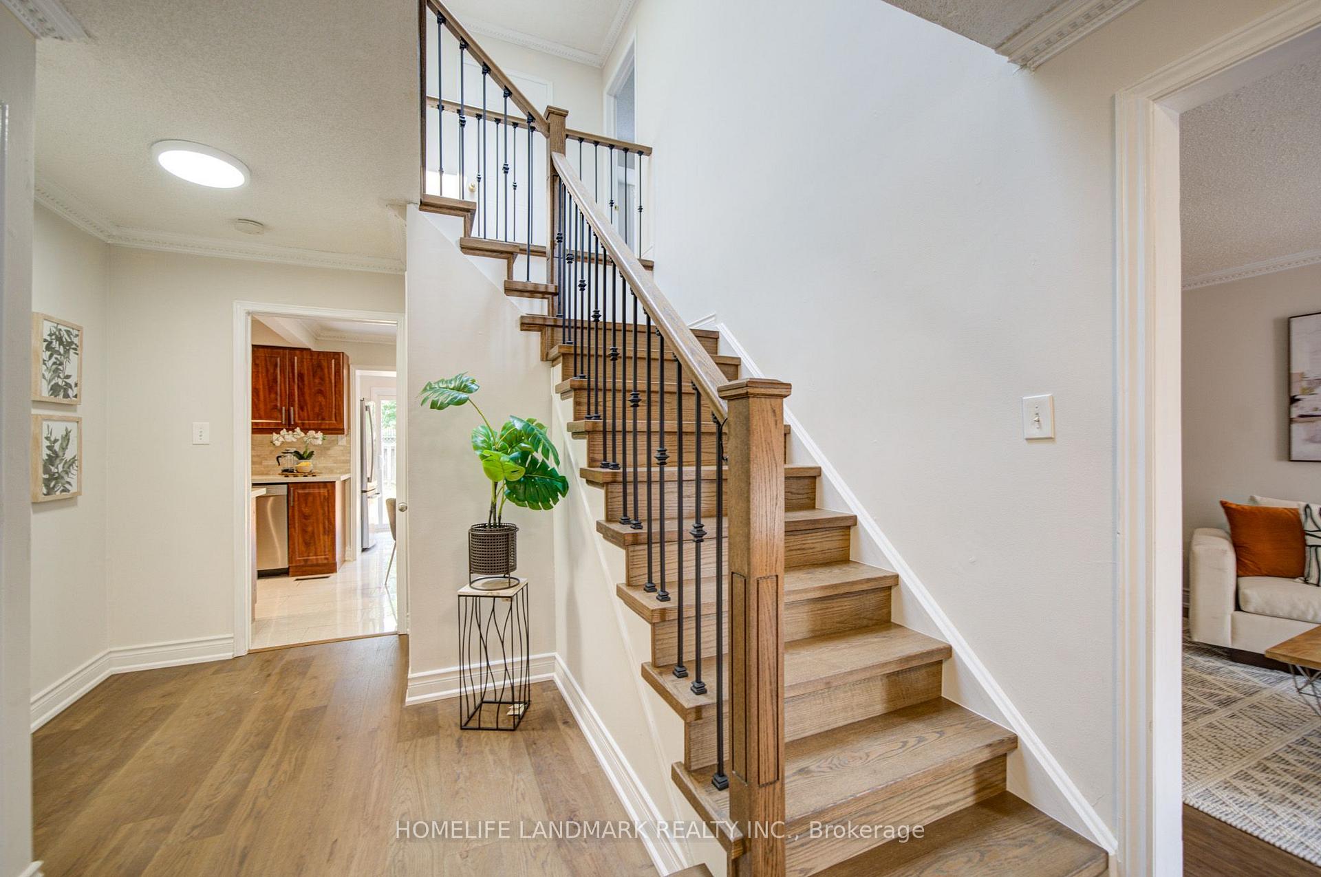 Photo 5 of 1091 Queens Avenue, Oakville, College Park — HOMEH