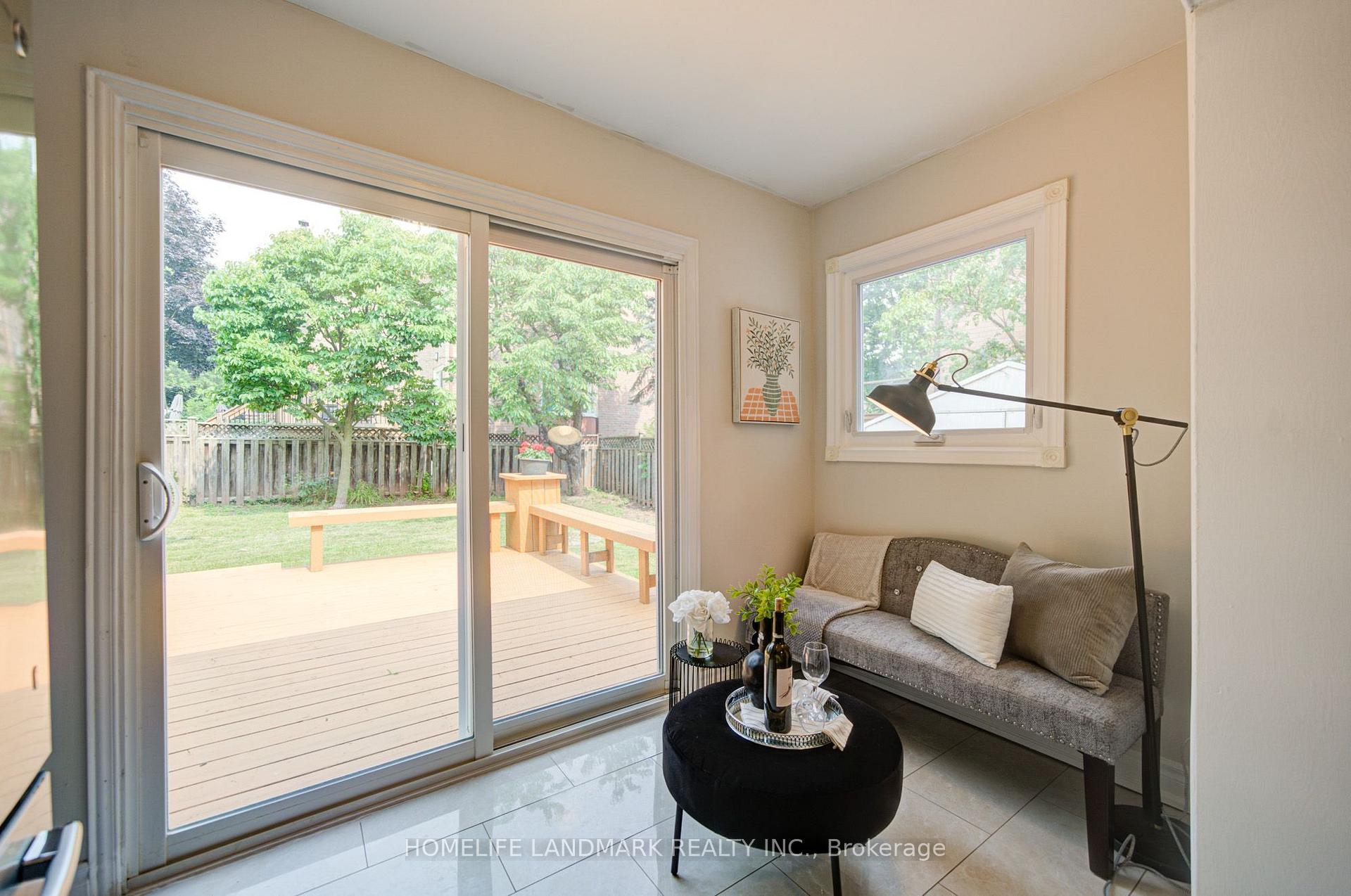 Photo 19 of 1091 Queens Avenue, Oakville, College Park — HOMEH