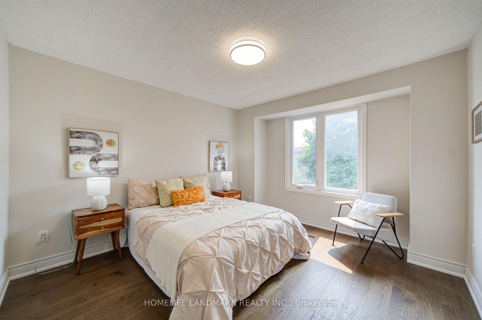 Photo 25 of 1091 Queens Avenue, Oakville, College Park — HOMEH