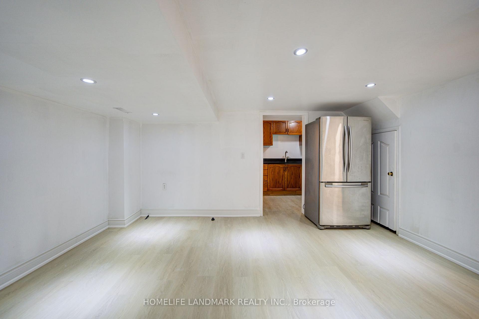 Photo 38 of 1091 Queens Avenue, Oakville, College Park — HOMEH
