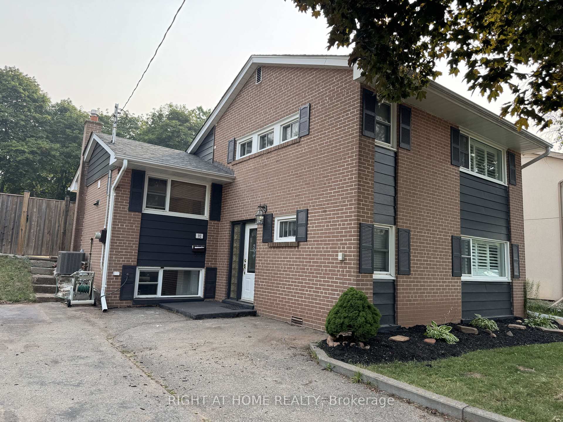 Photo 1 of 92 Vista Drive, Mississauga, Streetsville — HOMEH
