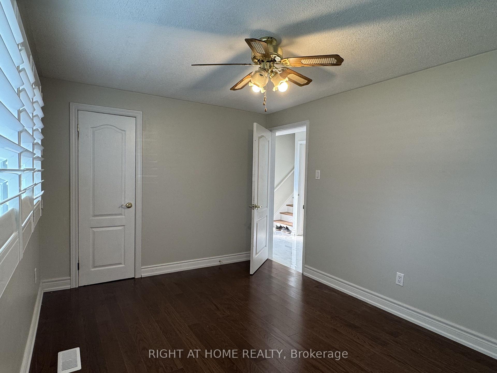 Photo 9 of 92 Vista Drive, Mississauga, Streetsville — HOMEH