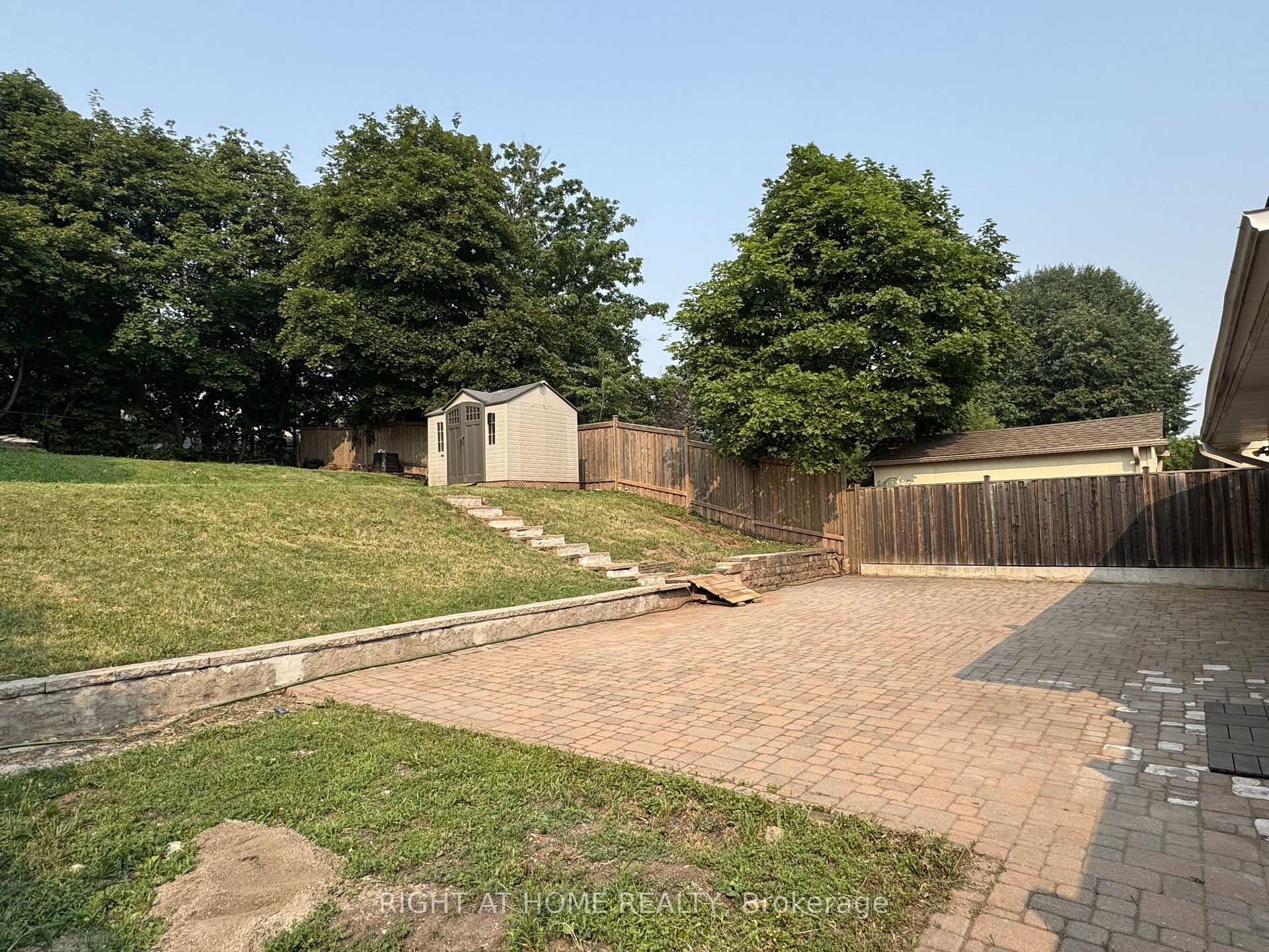 Photo 27 of 92 Vista Drive, Mississauga, Streetsville — HOMEH