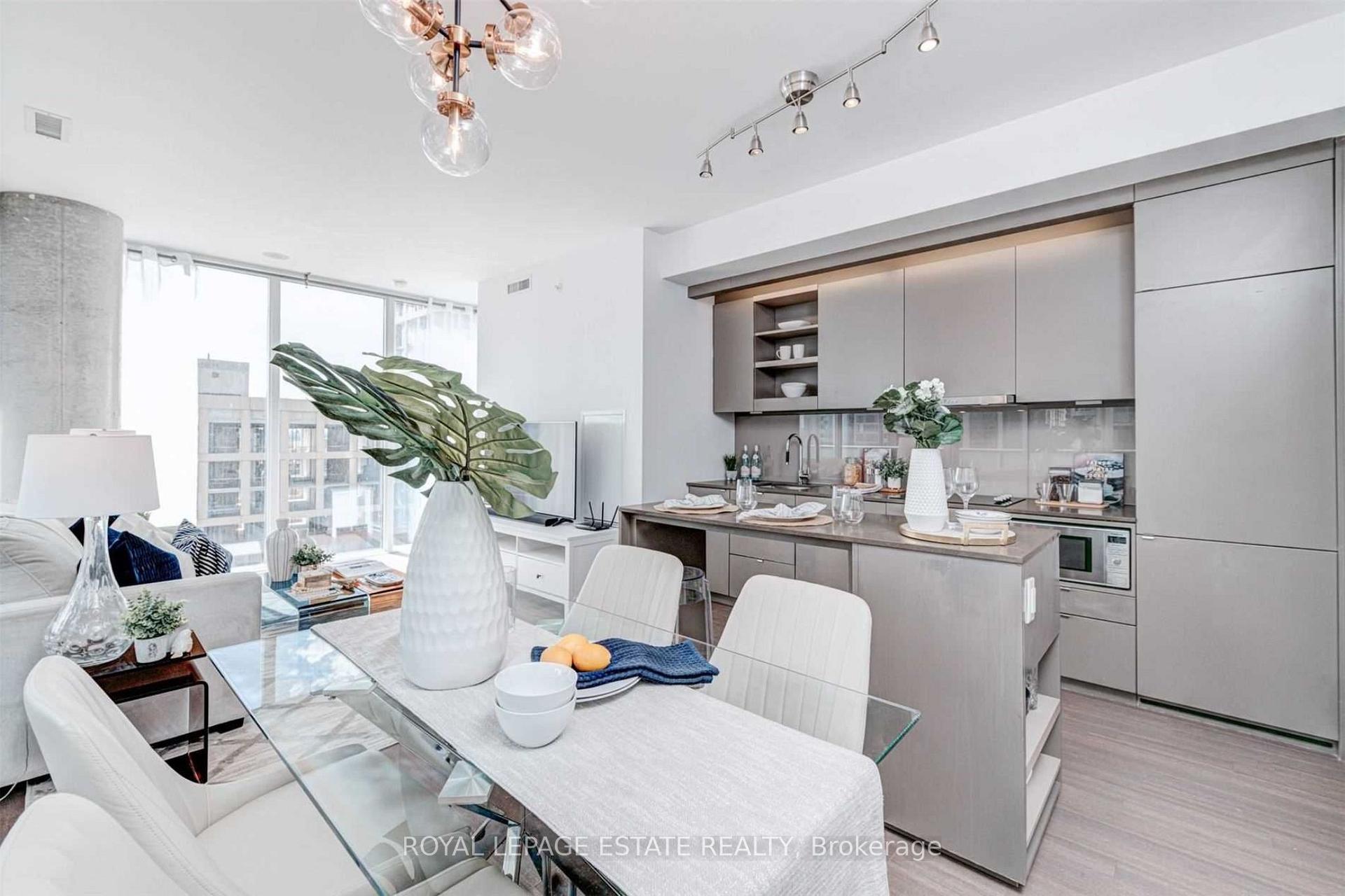 Photo 3 of Unit 1709, 101 Peter Street, Toronto, Waterfront Communities — HOMEH