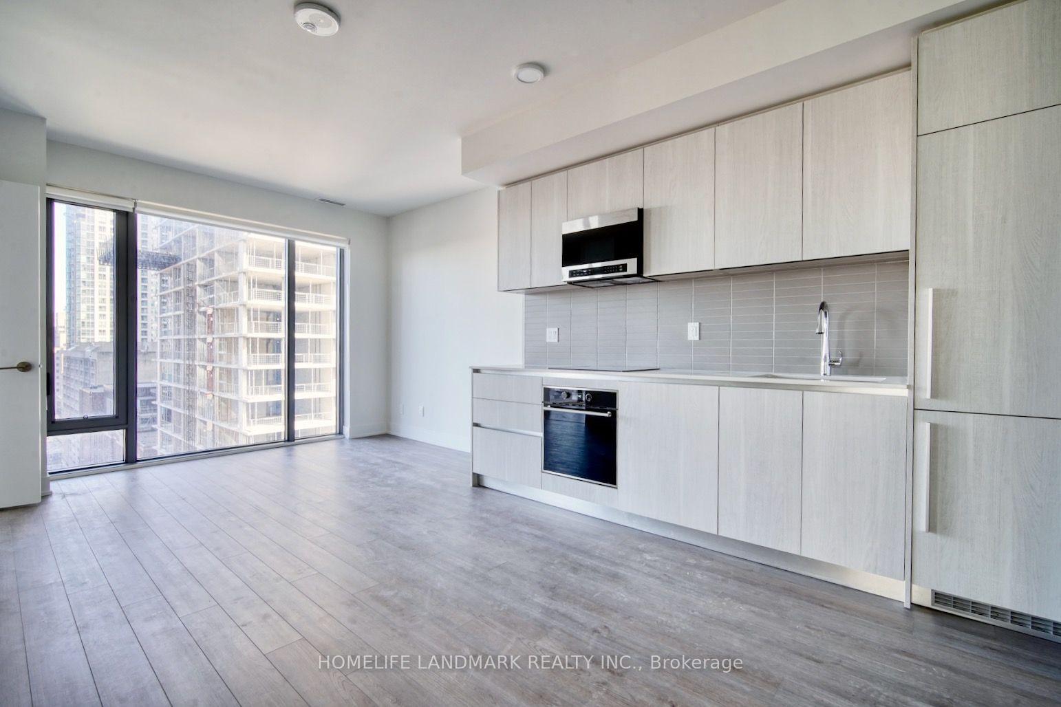 Photo 4 of Unit 1608, 8 Cumberland Street, Toronto, The Annex — HOMEH