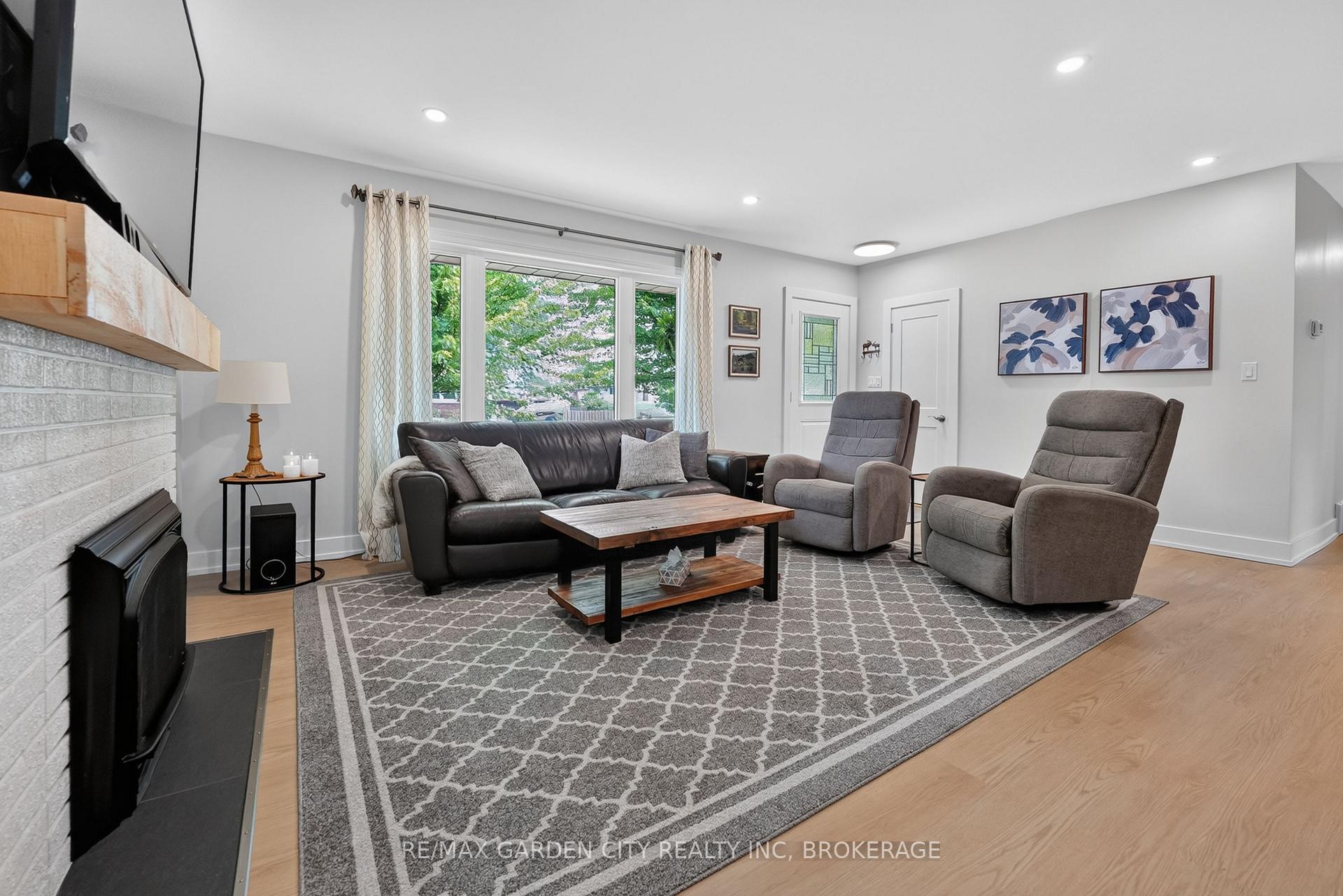 Photo 4 of 26 Millward Avenue, St. Catharines, Vine/Linwell — HOMEH