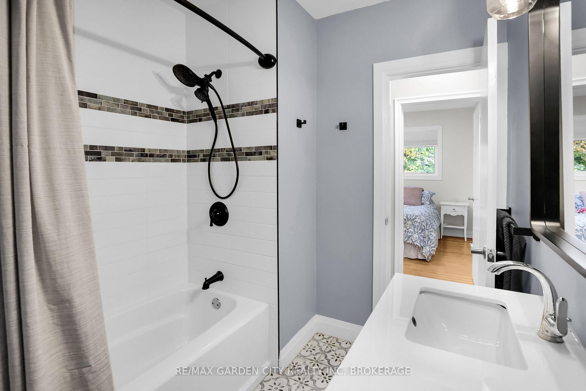 Photo 17 of 26 Millward Avenue, St. Catharines, Vine/Linwell — HOMEH
