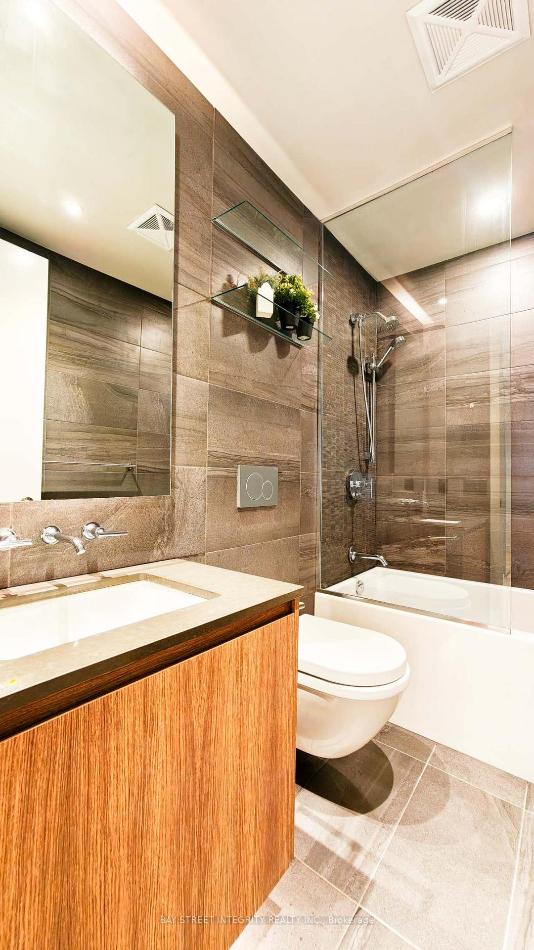 Photo 13 of Unit 1005, 81 Wellesley Street E, Toronto, Church-Yonge Corridor — HOMEH