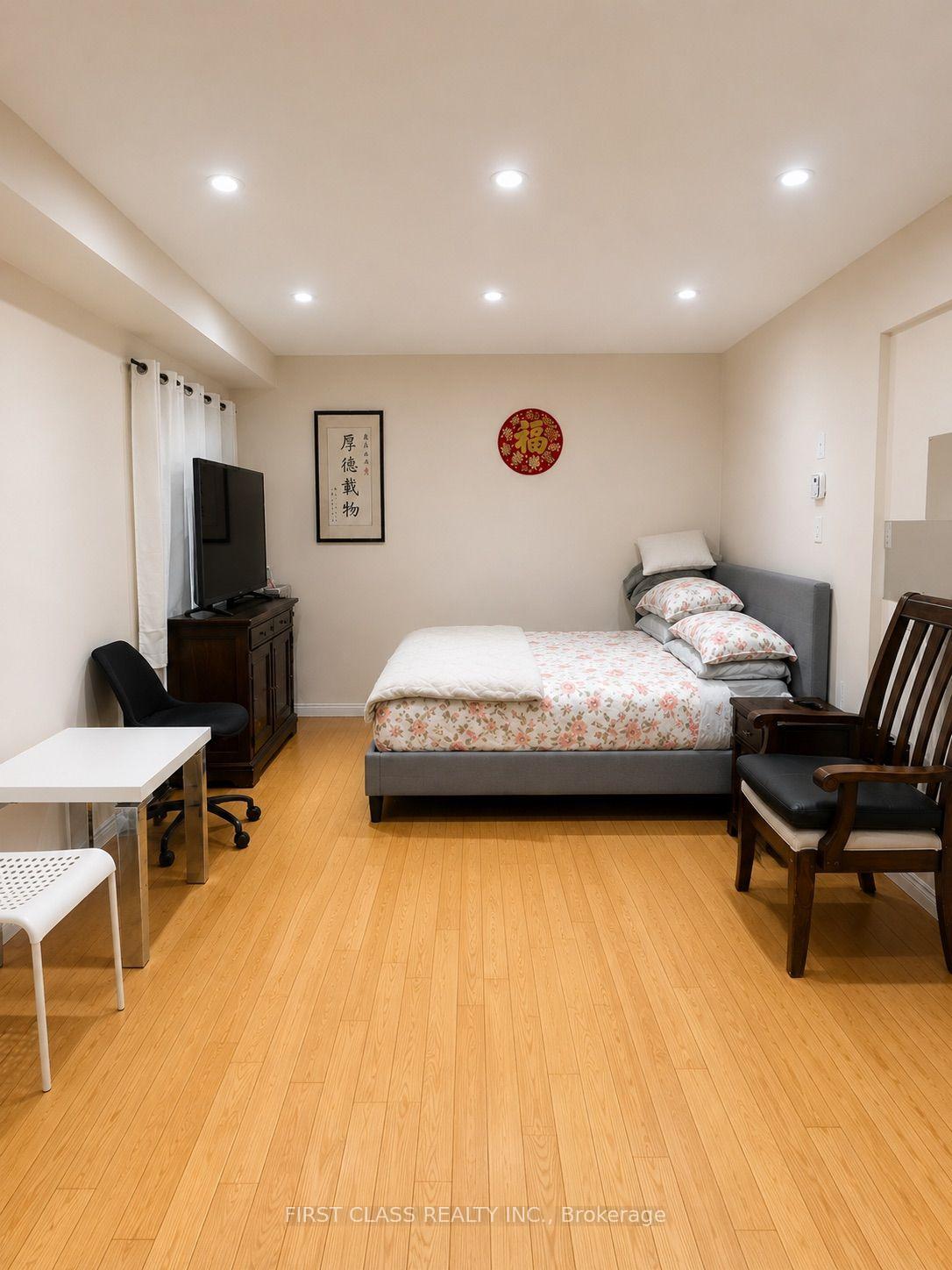 Photo 4 of Unit Upper, 18 Angela Court, Markham, Middlefield — HOMEH