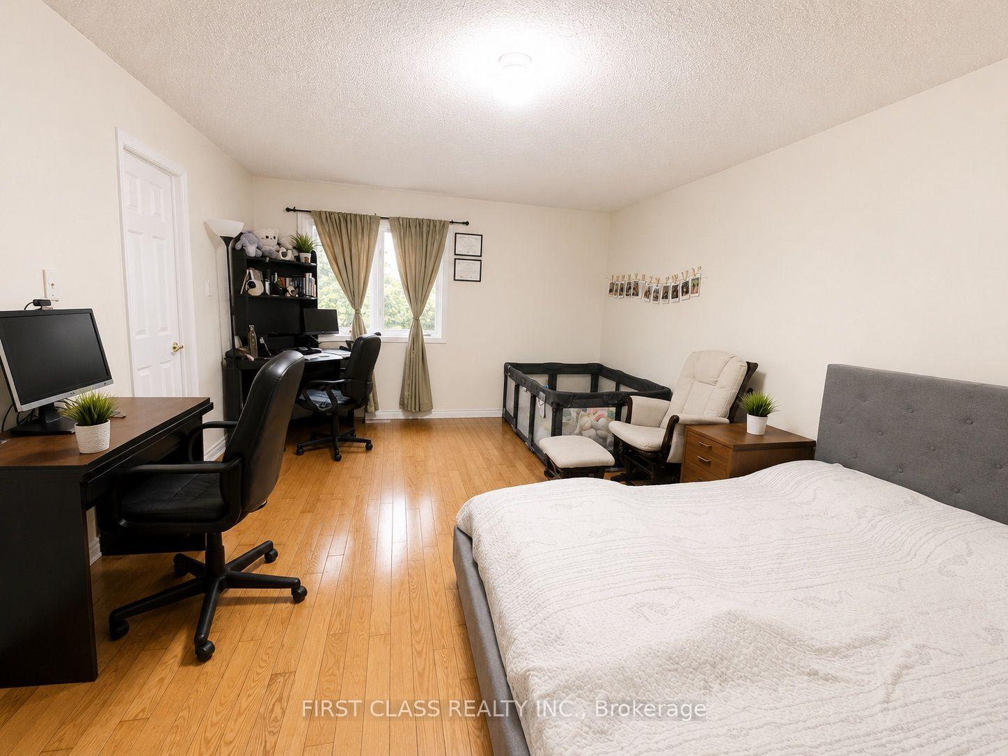 Photo 10 of Unit Upper, 18 Angela Court, Markham, Middlefield — HOMEH