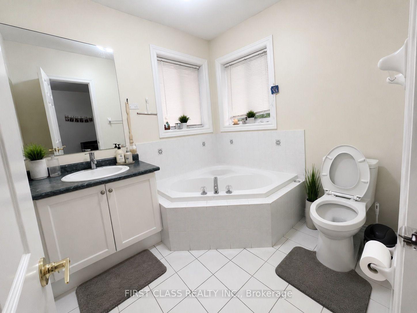 Photo 12 of Unit Upper, 18 Angela Court, Markham, Middlefield — HOMEH