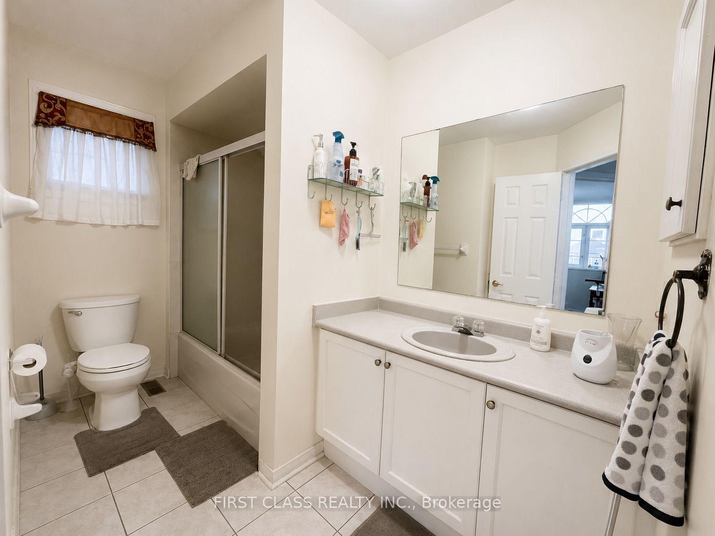 Photo 15 of Unit Upper, 18 Angela Court, Markham, Middlefield — HOMEH