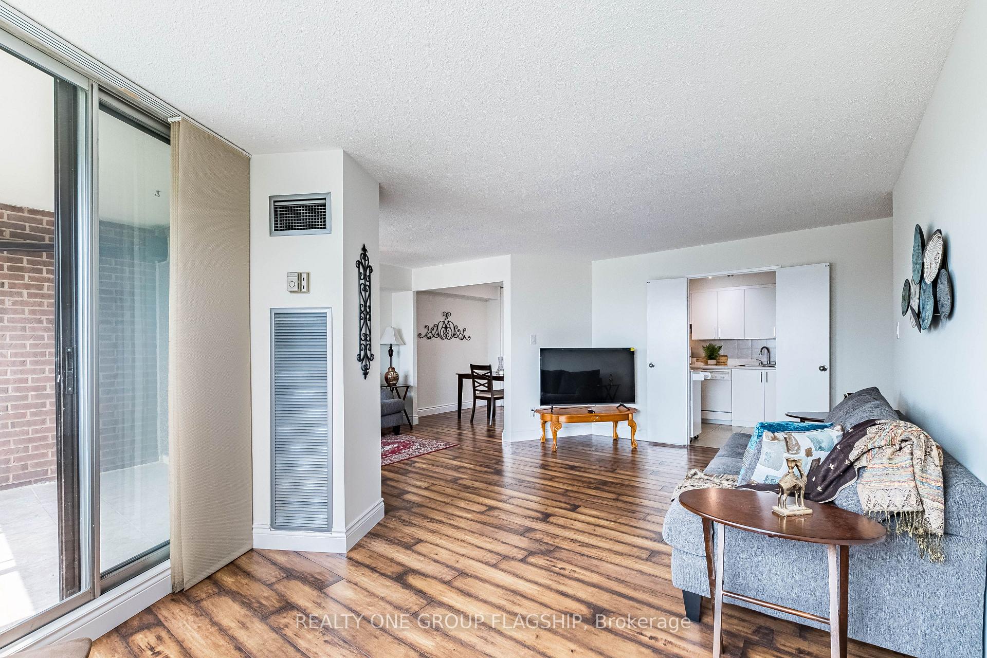 Photo 10 of Unit 1209, 50 Elm Drive E, Mississauga, Mississauga Valleys — HOMEH