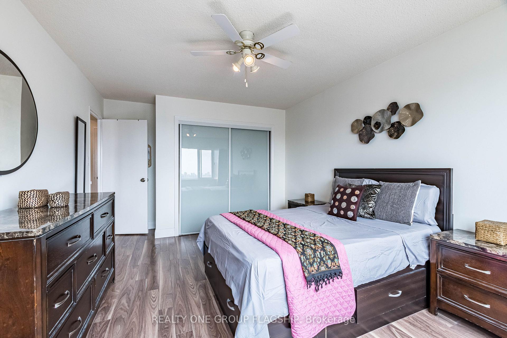 Photo 16 of Unit 1209, 50 Elm Drive E, Mississauga, Mississauga Valleys — HOMEH