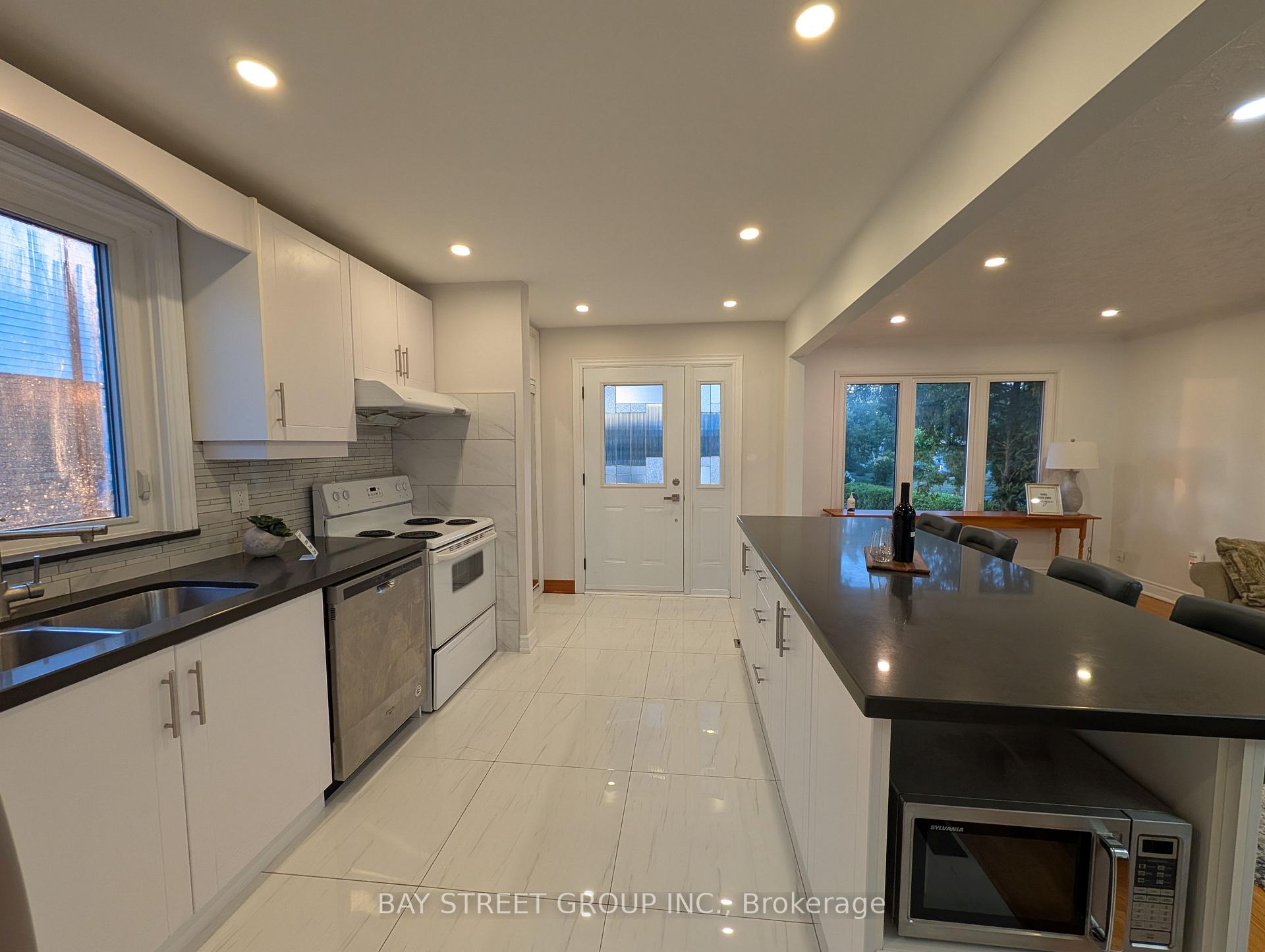 Photo 4 of 88 Frey Crescent, Scarborough, Wexford-Maryvale — HOMEH