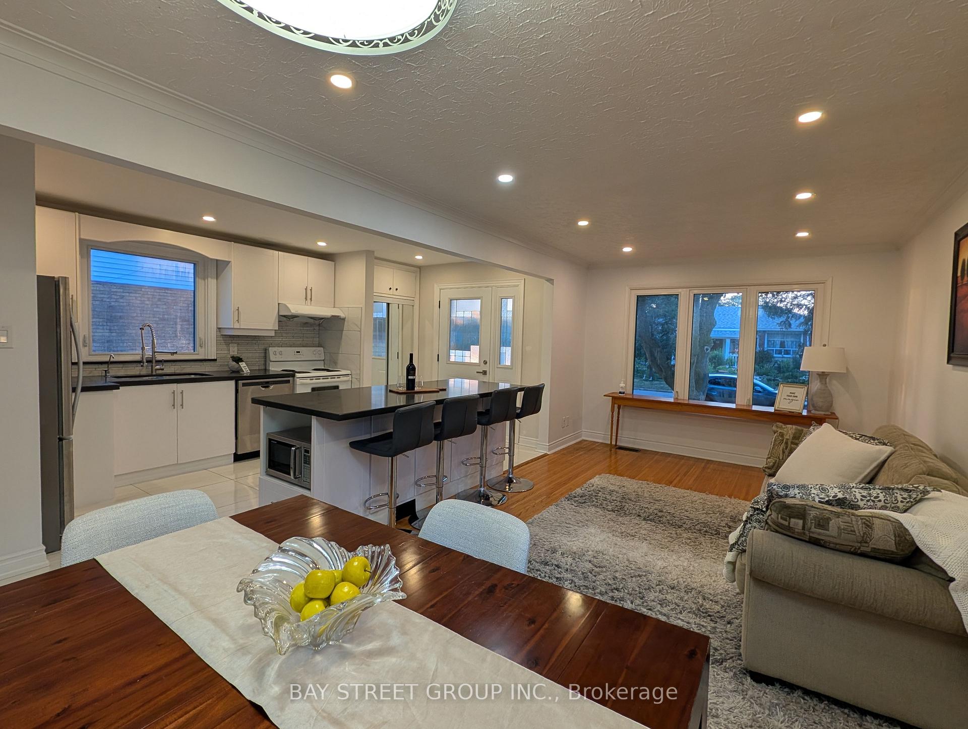 Photo 5 of 88 Frey Crescent, Scarborough, Wexford-Maryvale — HOMEH