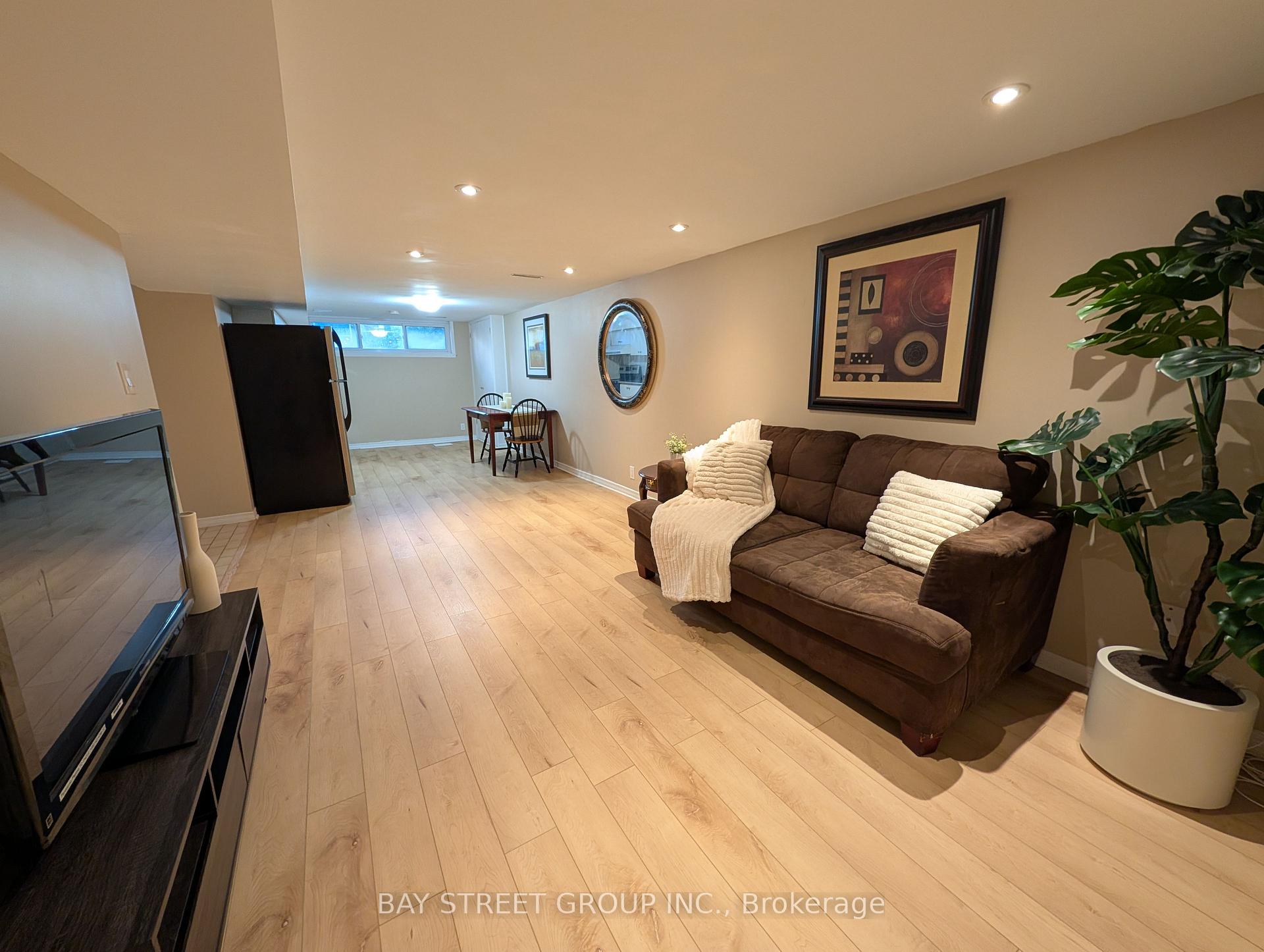 Photo 20 of 88 Frey Crescent, Scarborough, Wexford-Maryvale — HOMEH