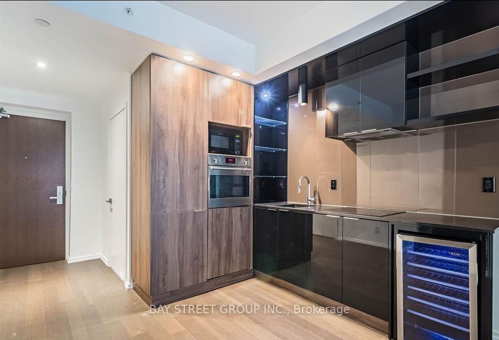 Photo 5 of Unit 1107, 70 Temperance Street, Toronto, Bay Street Corridor — HOMEH